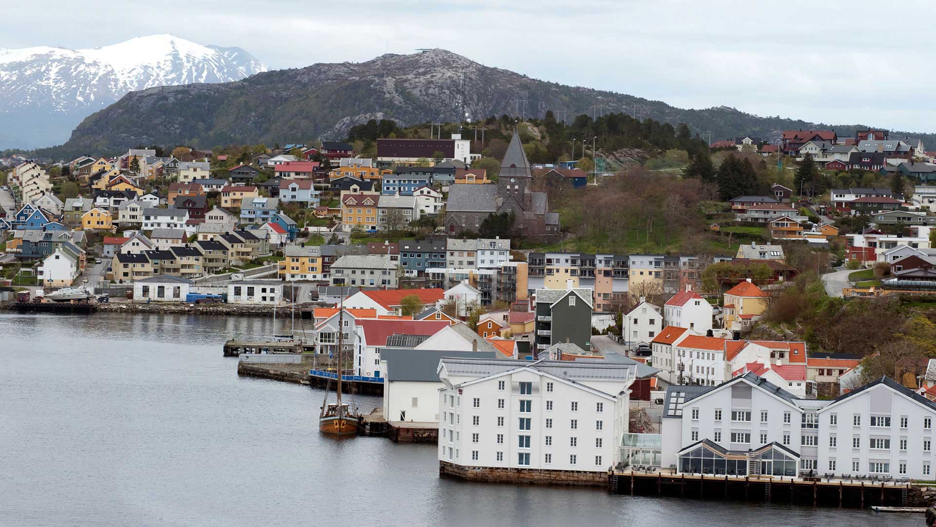 Norwegian Coastal Voyage Round Trip 14 Days / 13 Nights Norway