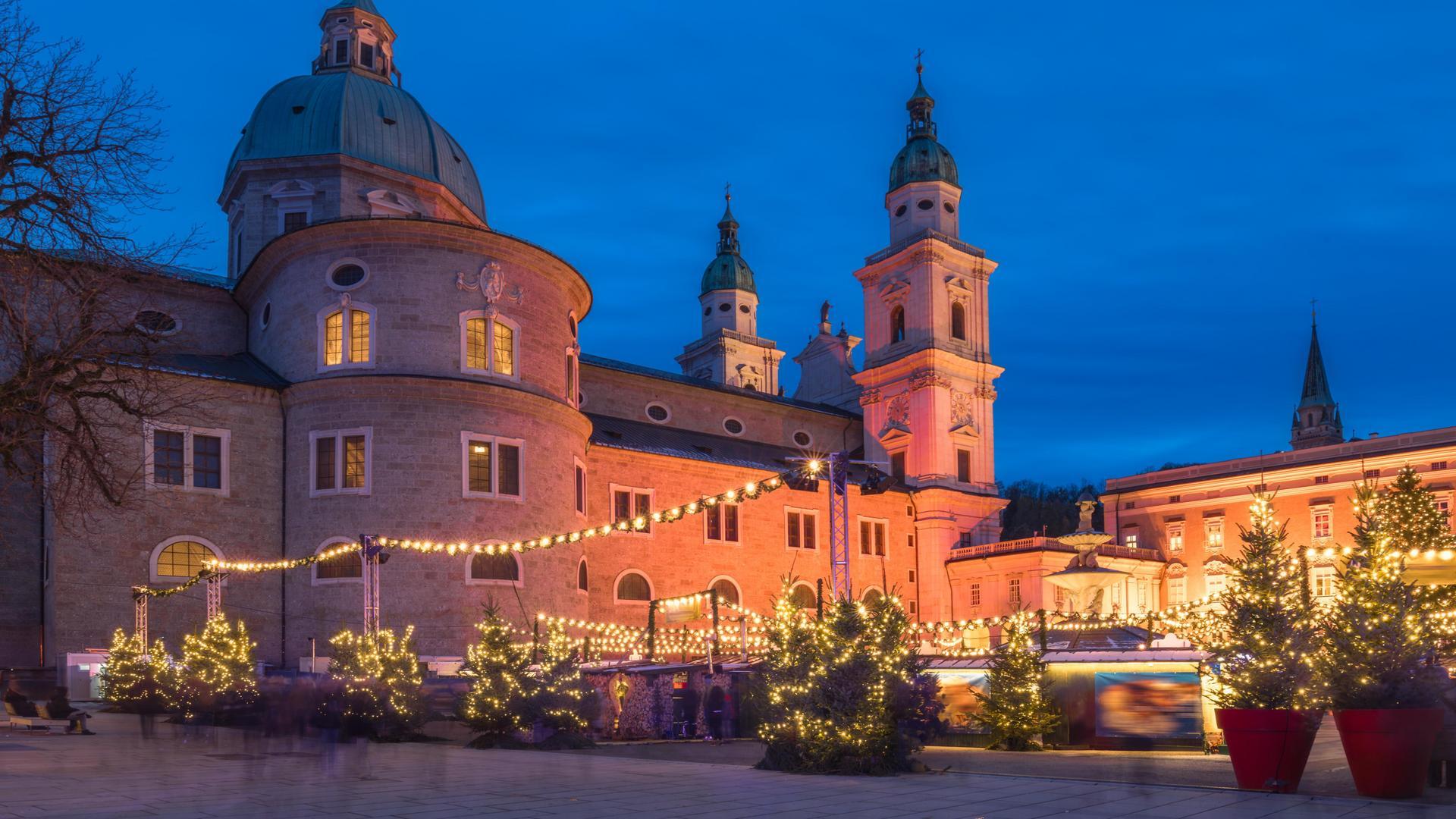 Residenzplatz in Salzburg at Christmas time