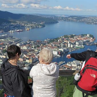 mt floyen viewpoint in bergen 1920x1281