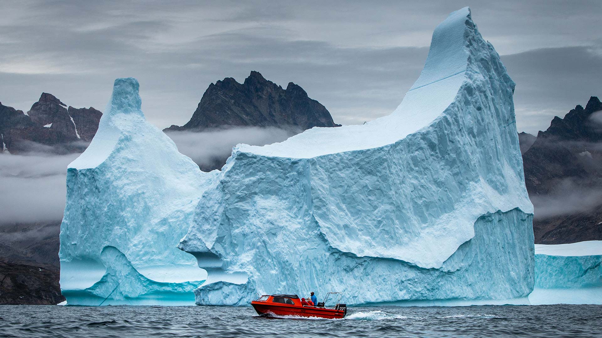 Iceberg near Tasilaq - ©Mads Pihl - greenland.com ?400x200;crop