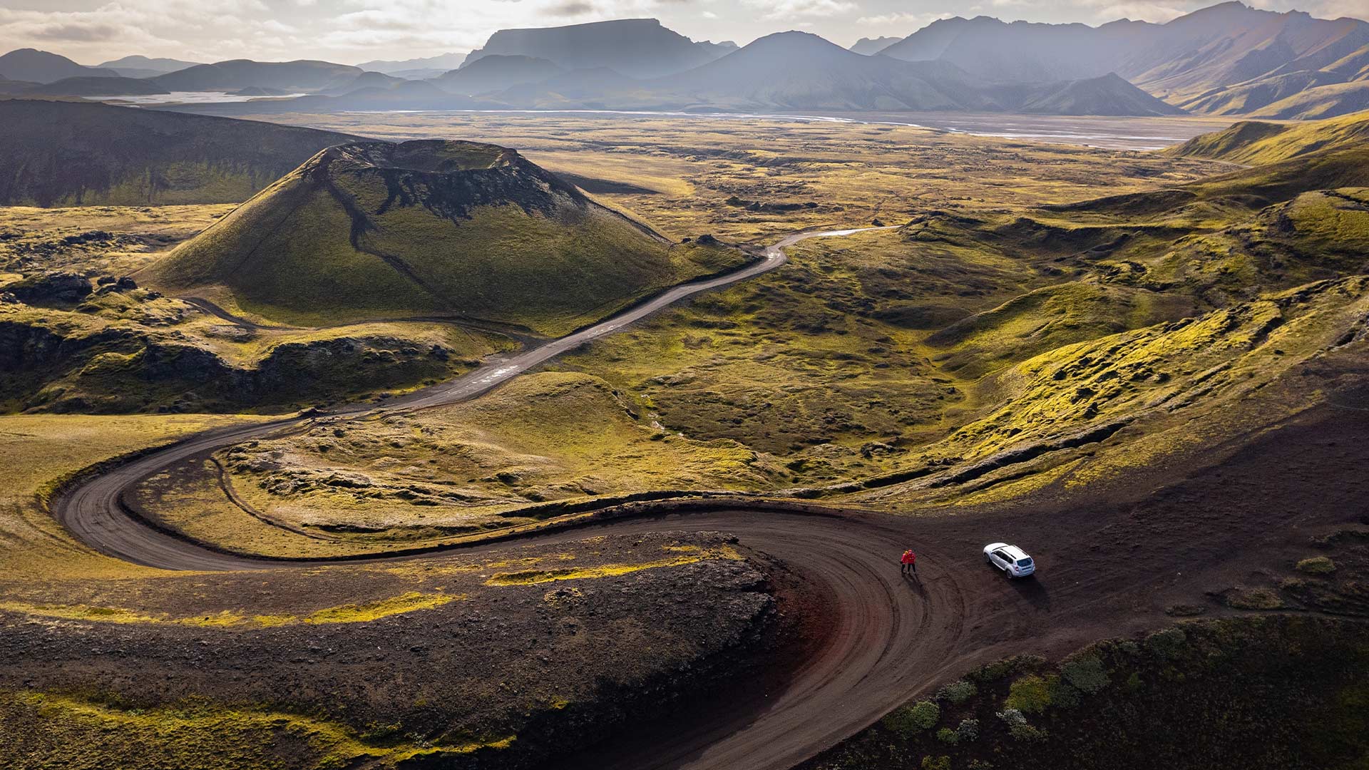 Mountain road winding through Landmannalaugar rainbow mountains?400x200;crop