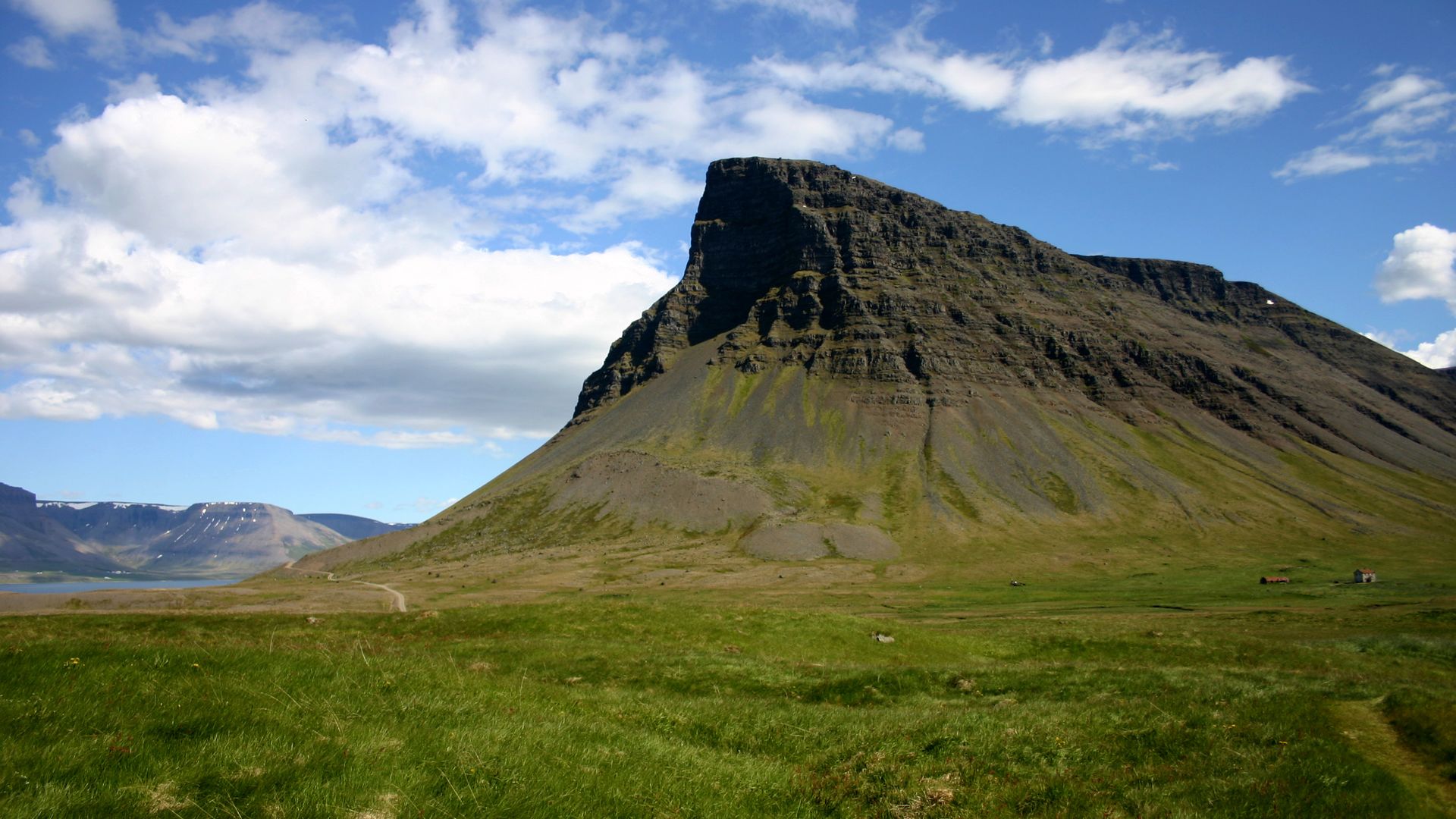 Thingeyri Mjoifjordur Westfjords?400x200;crop