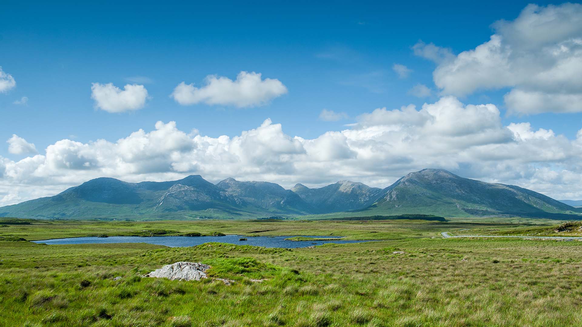 The Twelve Bens, County Galway ©Tourism Ireland?400x200;crop
