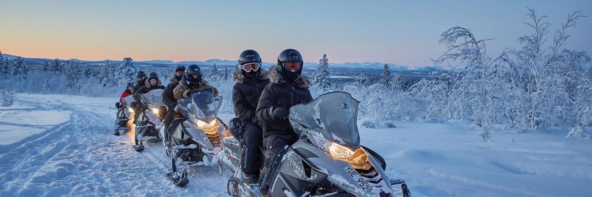 Snowmobiling in Kiruna ©Camp Ripan