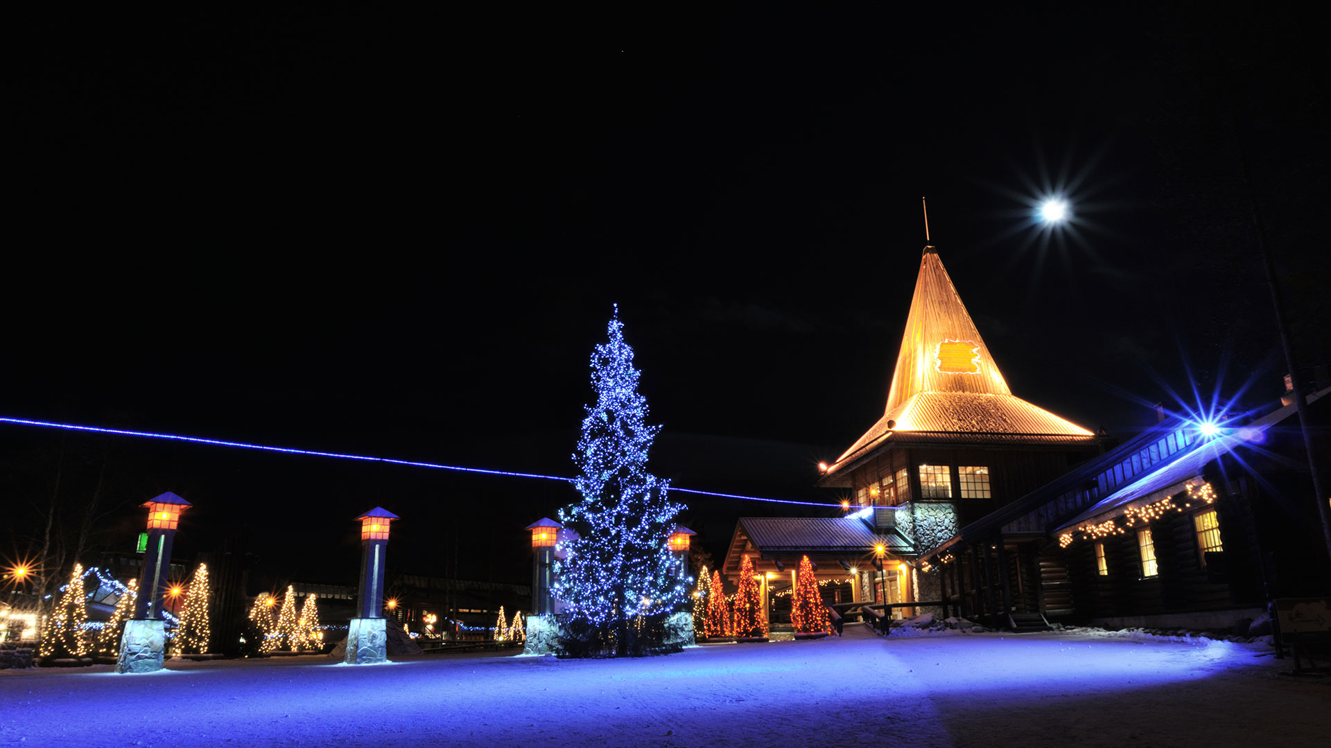 Santa Claus Village in Rovaniemi - ©Visitrovaniemi.fi