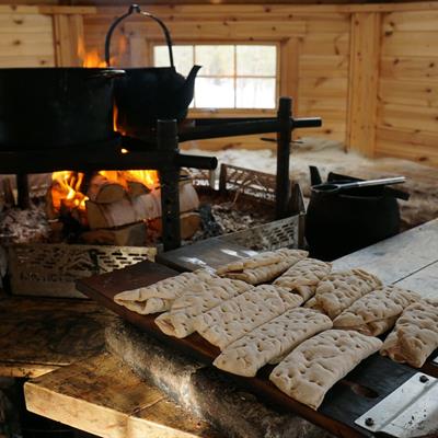 Rustic dinner in Kiruna ©Kiruna Guidetur