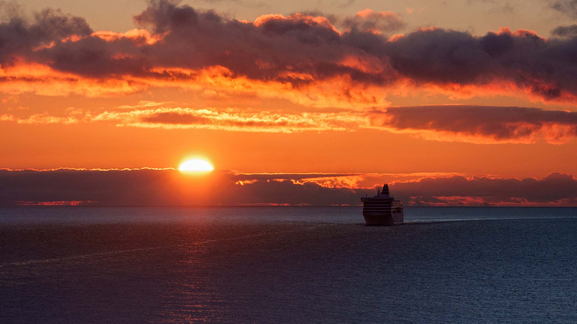 Morning Sun Cruise in Norway