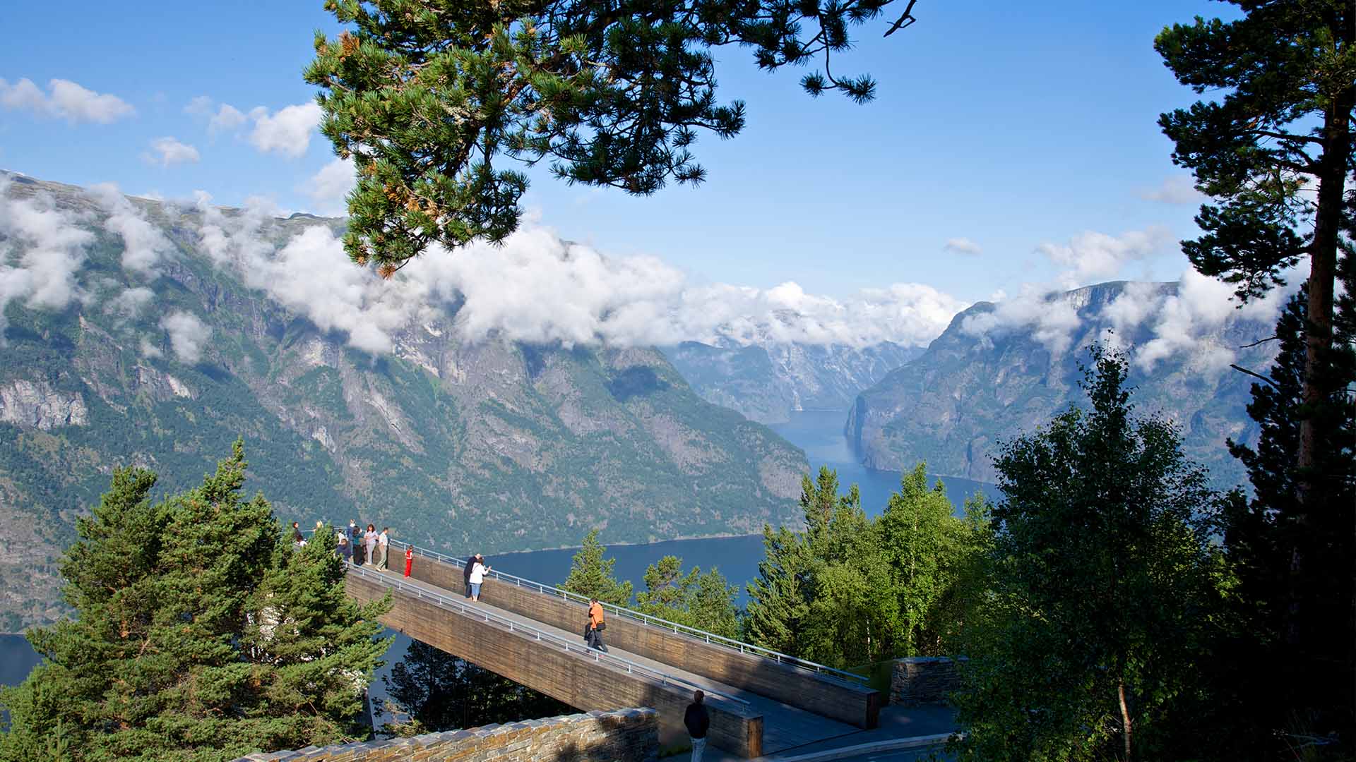 Stegastein viewpoint in Aurlandsfjorden ©visitnorway