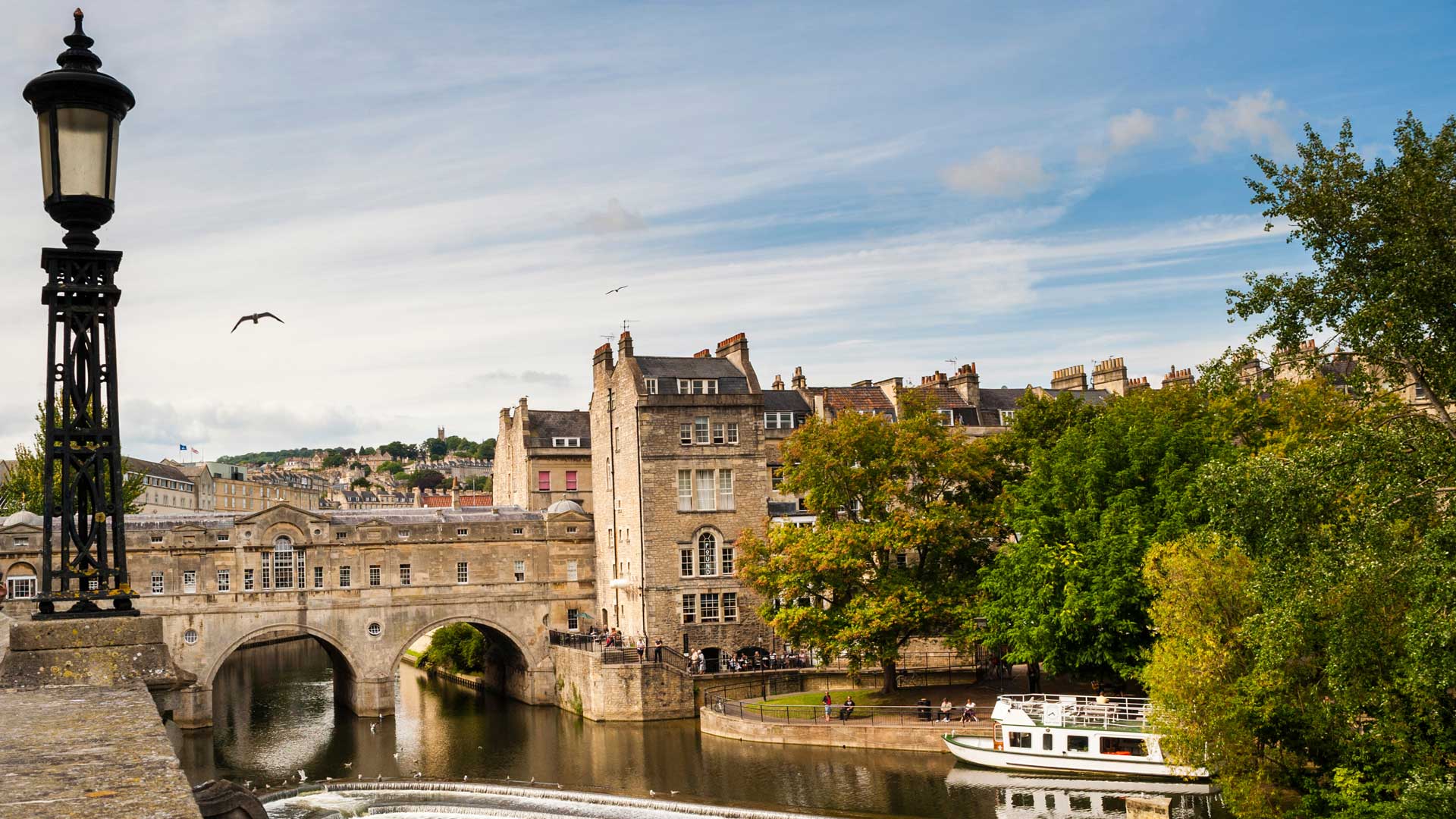 Pulteney Bridge over the River Avon, Bath, England