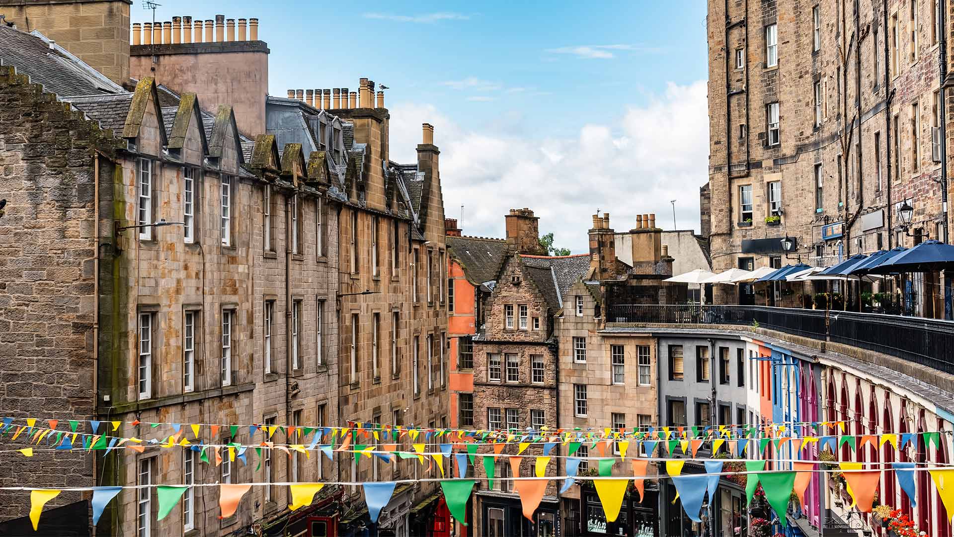 Victoria Street in downtown Edinburgh