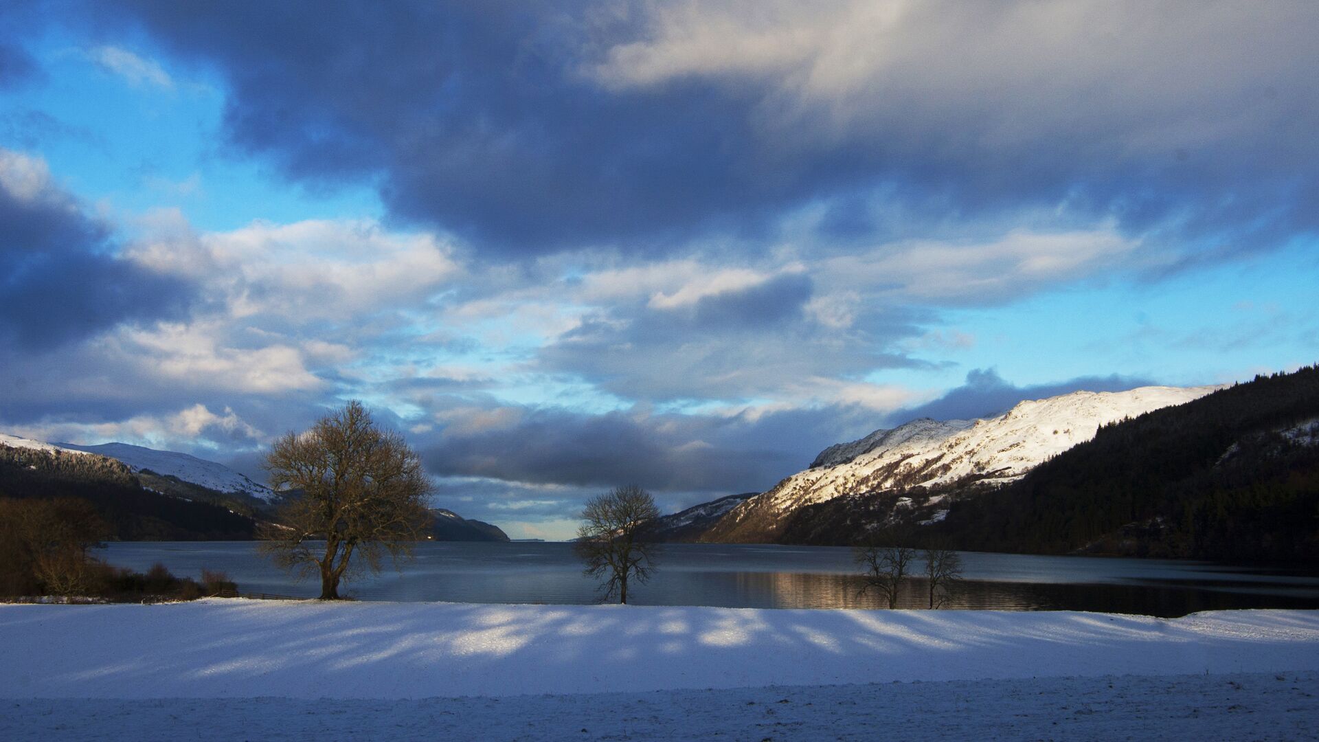 Winter evening on Loch Ness