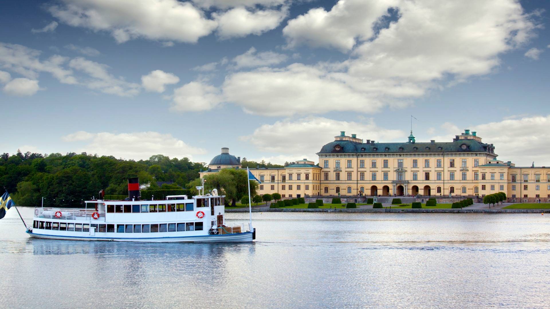 Boat trip to drottingholm palace