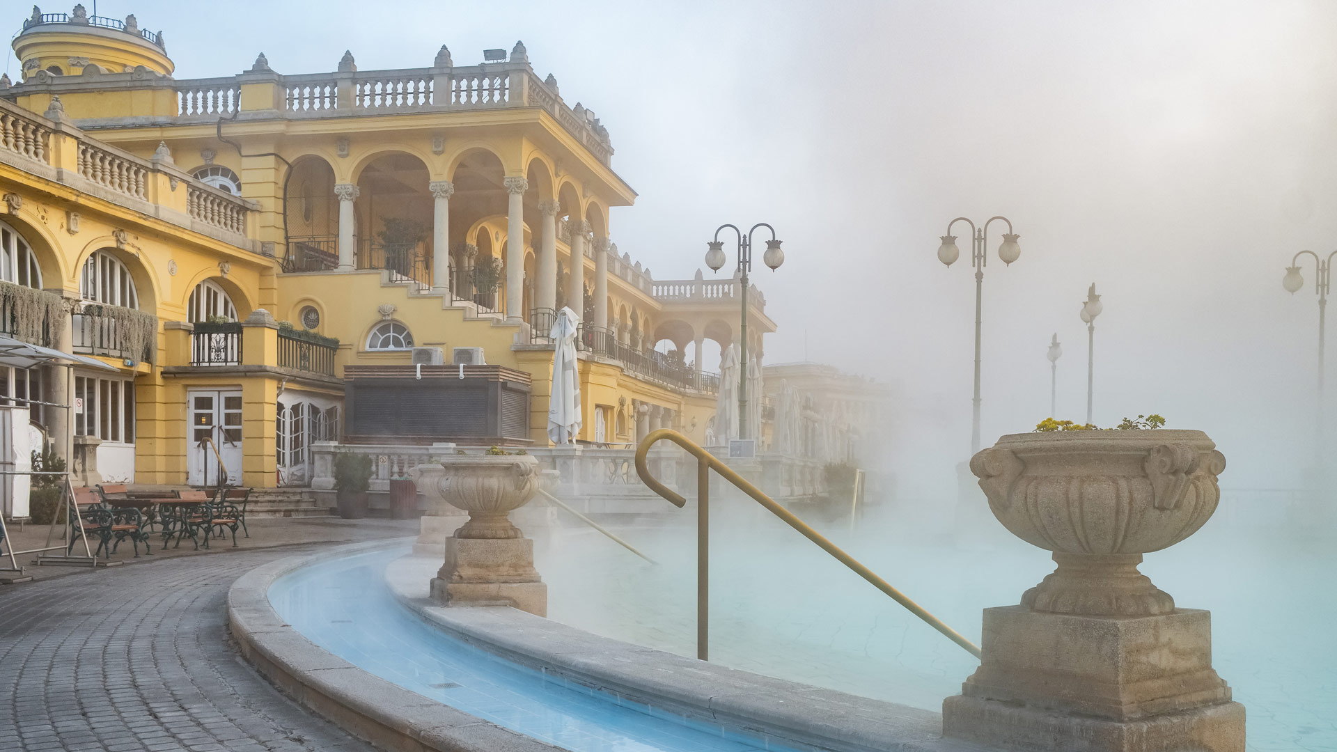 Széchenyi Baths in winter, Budapest