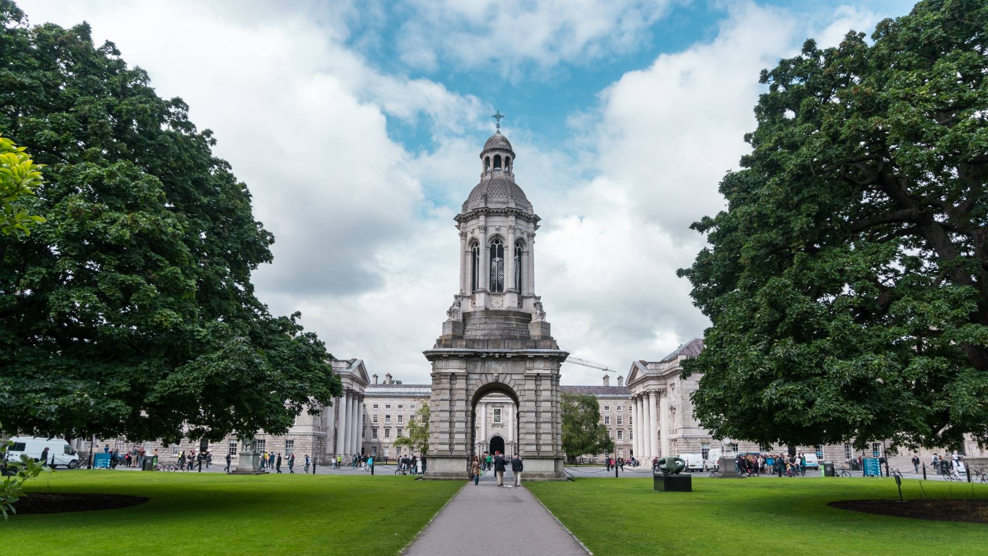 trinity college walking tour