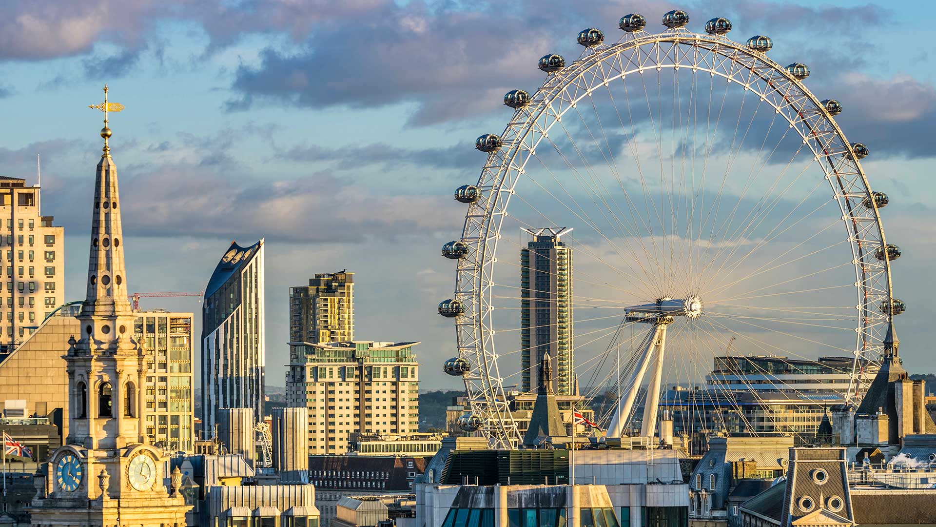 Skyline of London with the London Eye