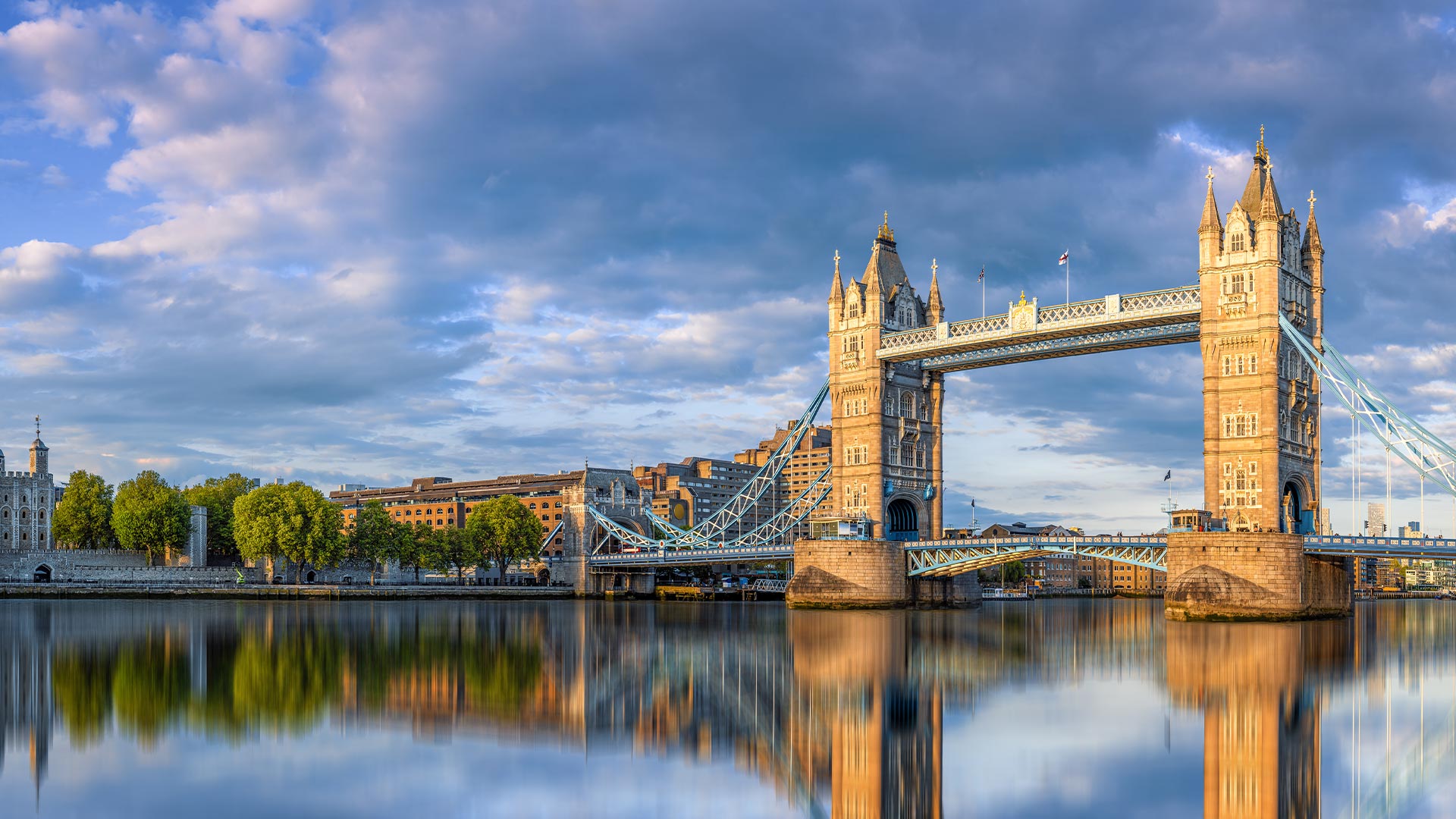 tower bridge uk