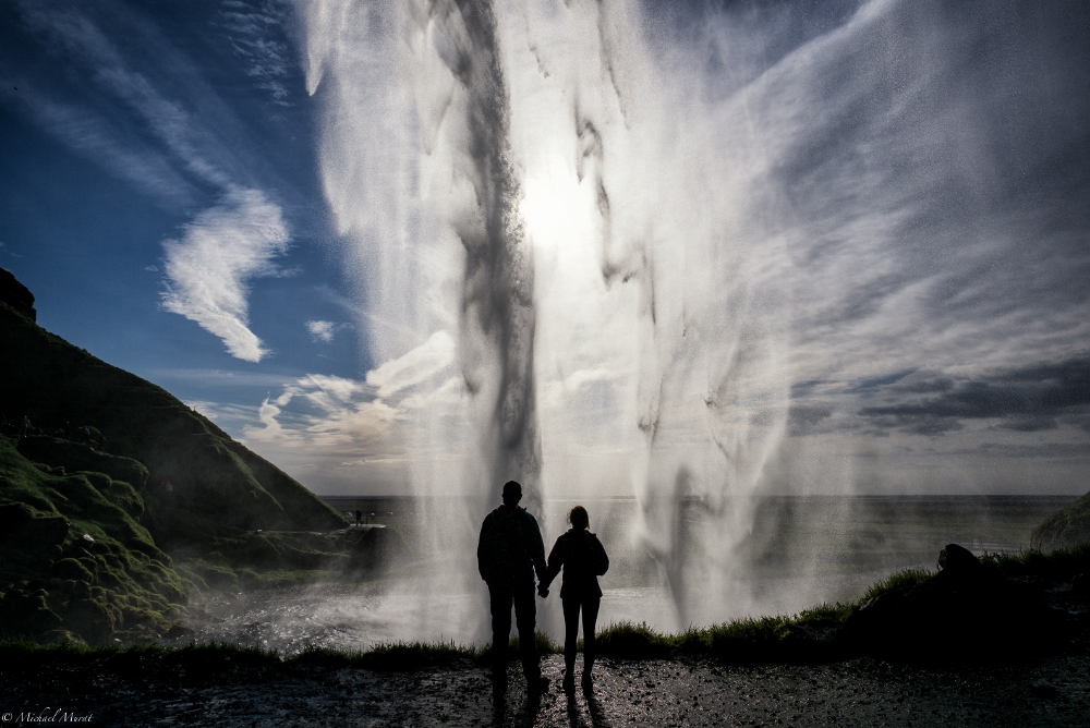 Seljalandsfoss shadows (1000x668)
