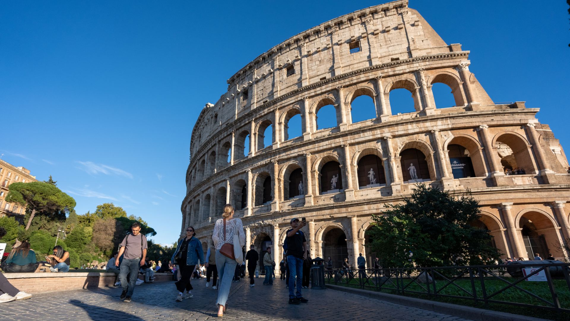 Alexandra marvelling at Rome's Colosseum