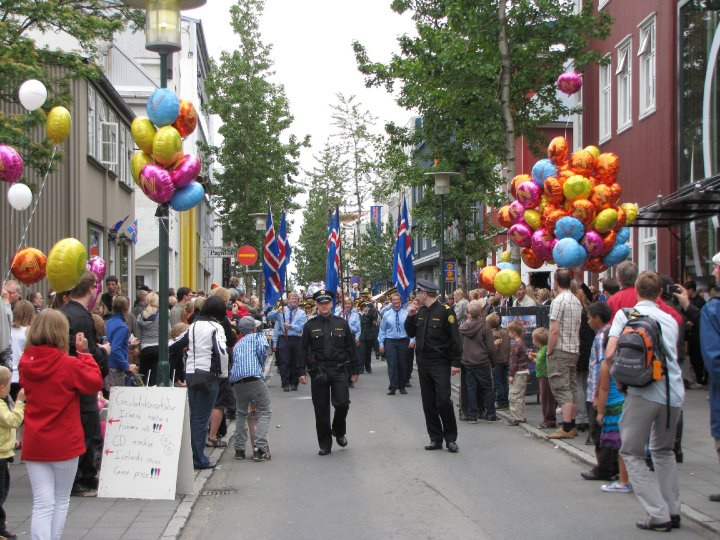 17 June Reykjavik Balloons