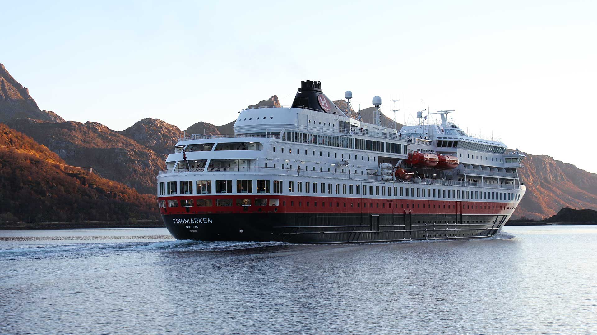 hurtigruten cruise in norway