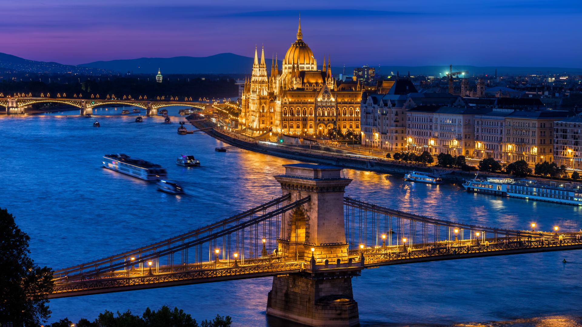 budapest chain bridge parliament blue hour hungary
