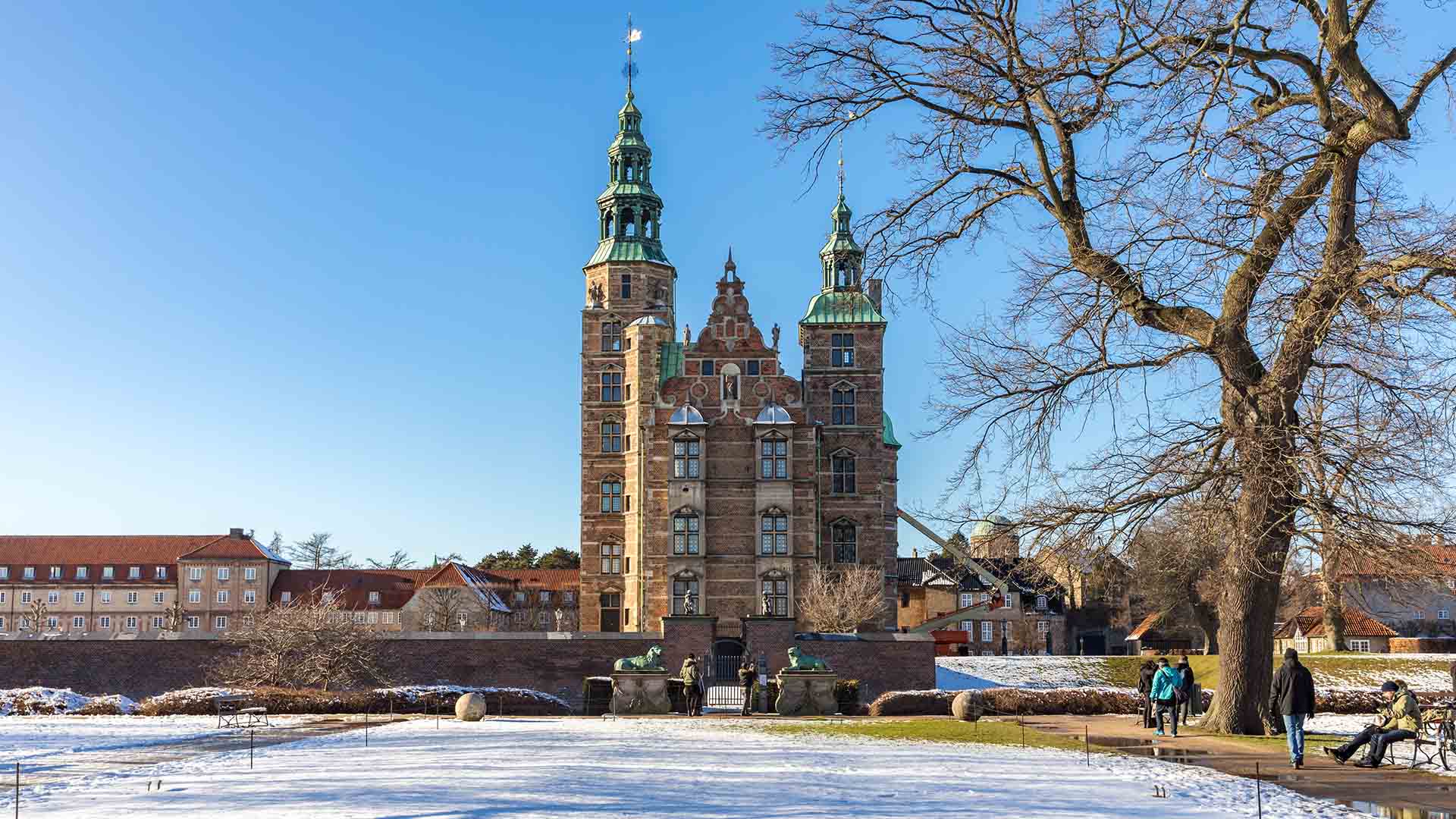 Rosenborg castle under the snow