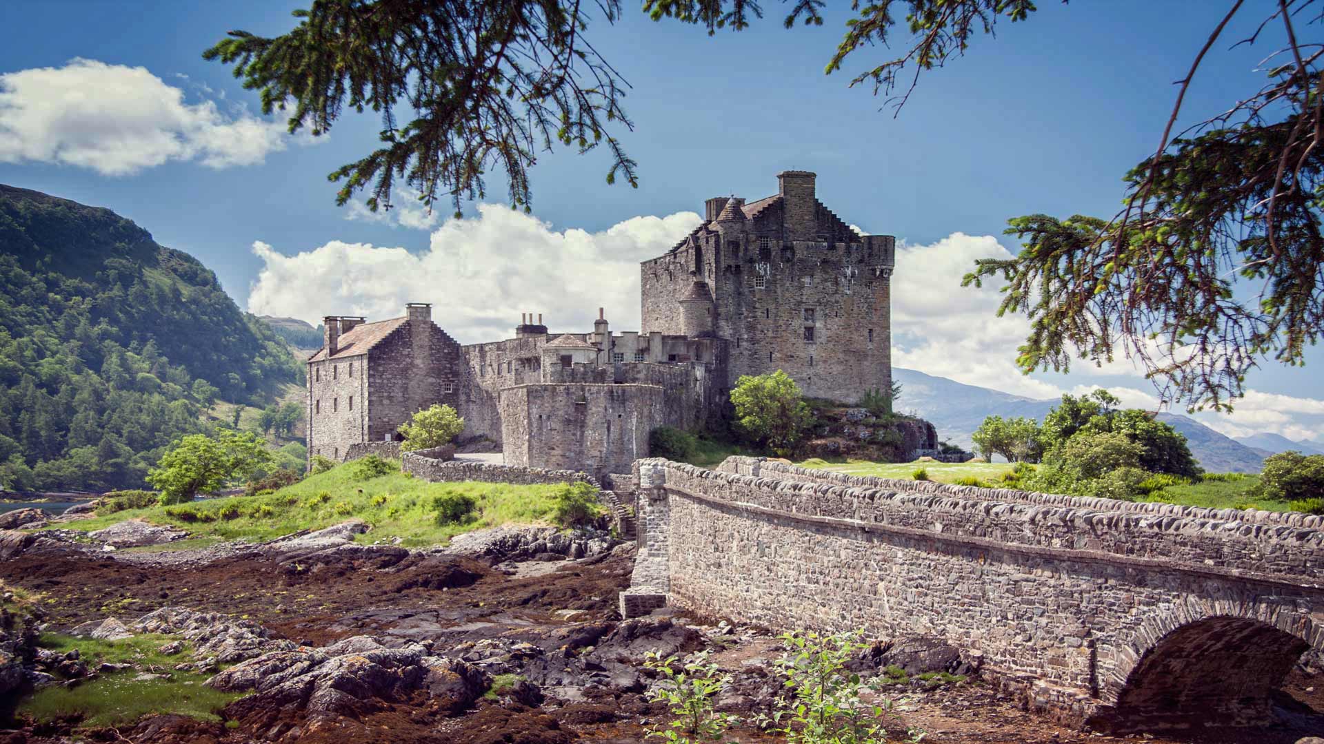 eilean donan castle and bridge