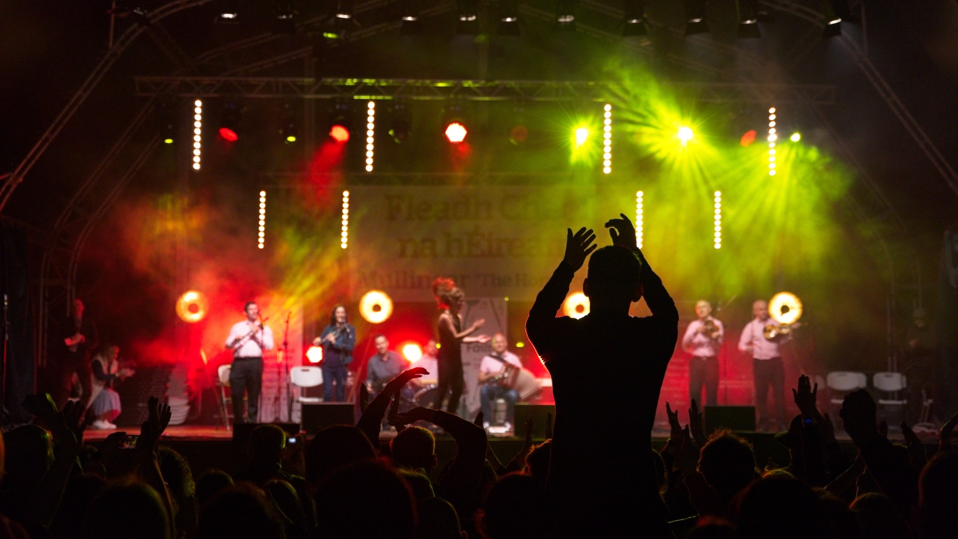 Night concert at Fleadh Cheoil na hÉireann 2023 in Mullingar, Co Westmeath. ©Ben Millett for Fleadh Cheoil na hÉireann, Mullingar.ie