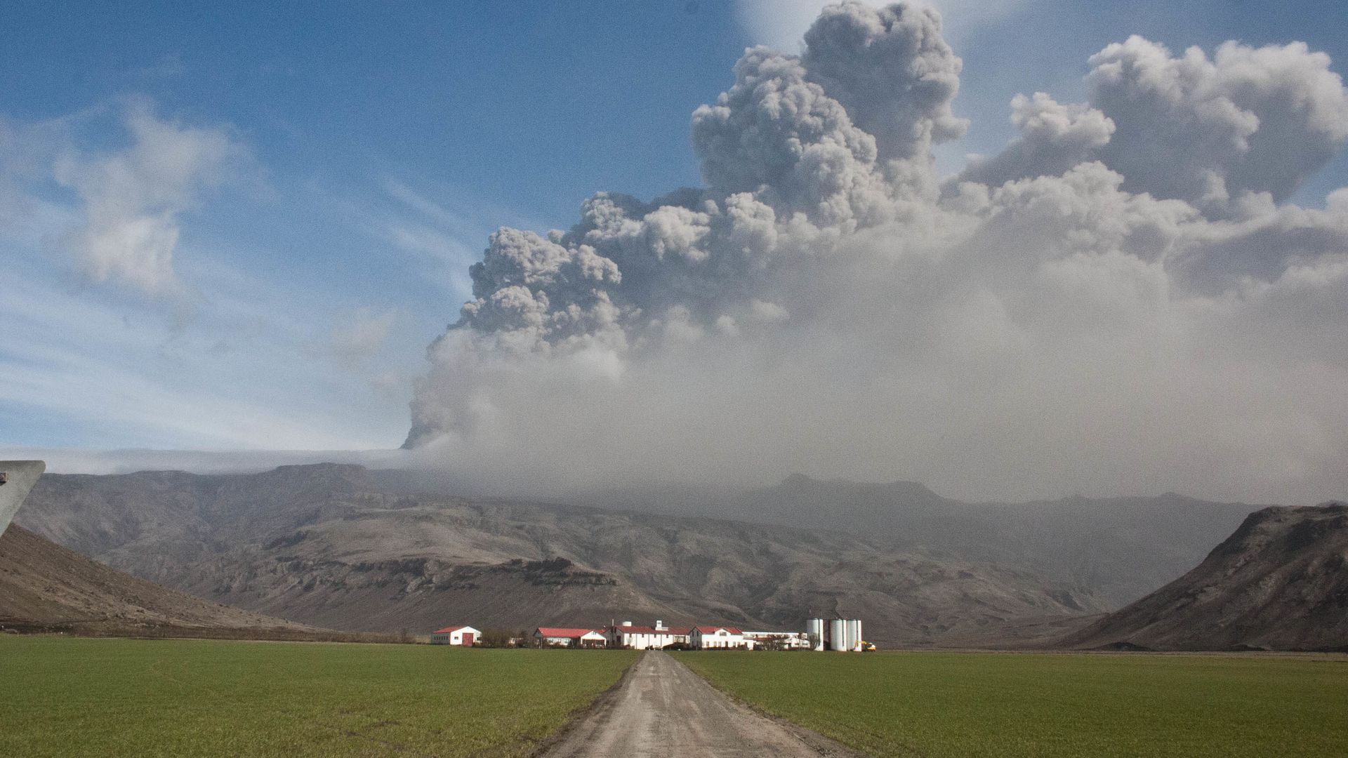 Ash cloud from the eruption at Eyjafjallajökull 