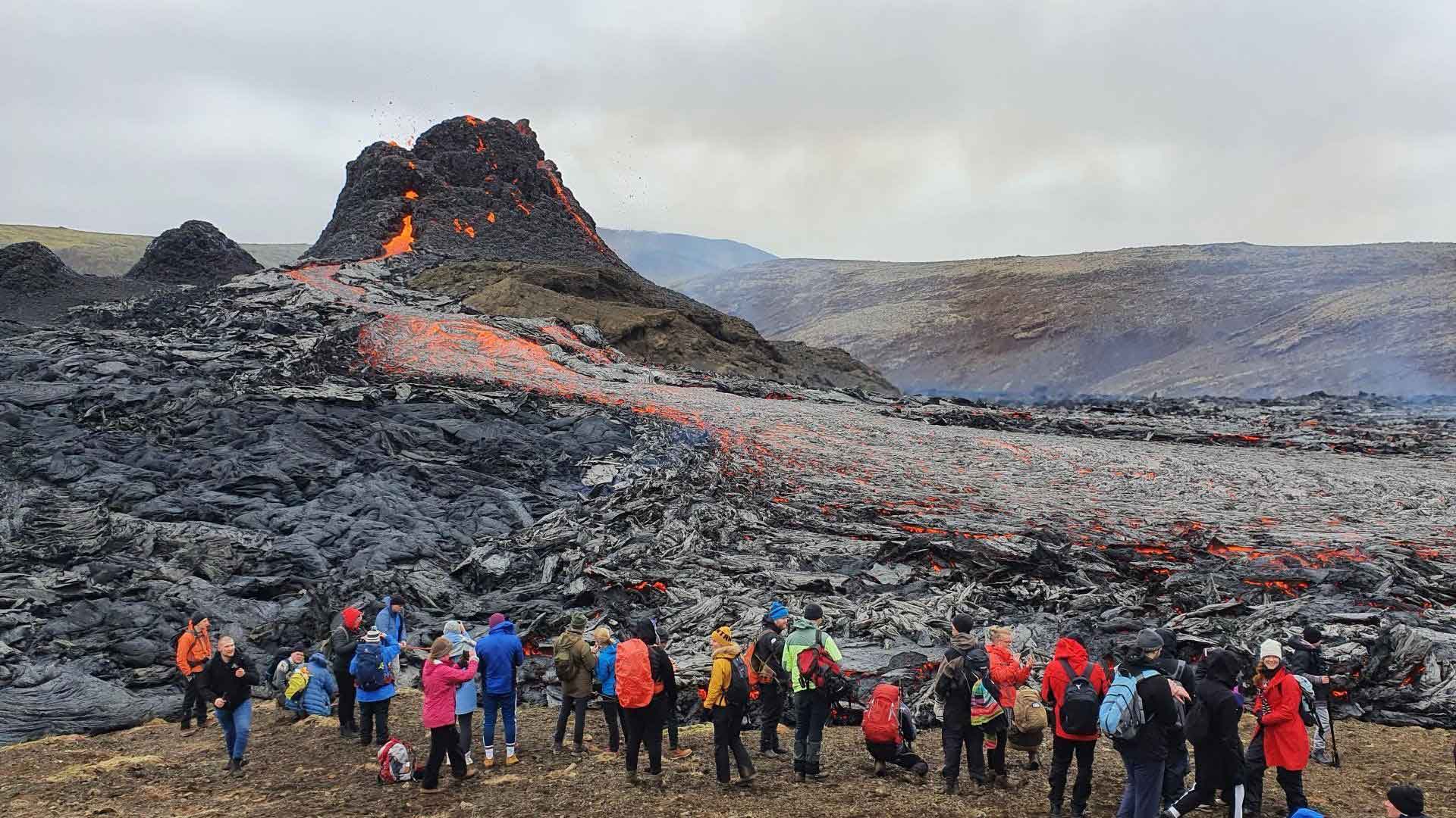 Hikers at the Fagradalsfjall eruption in 2022