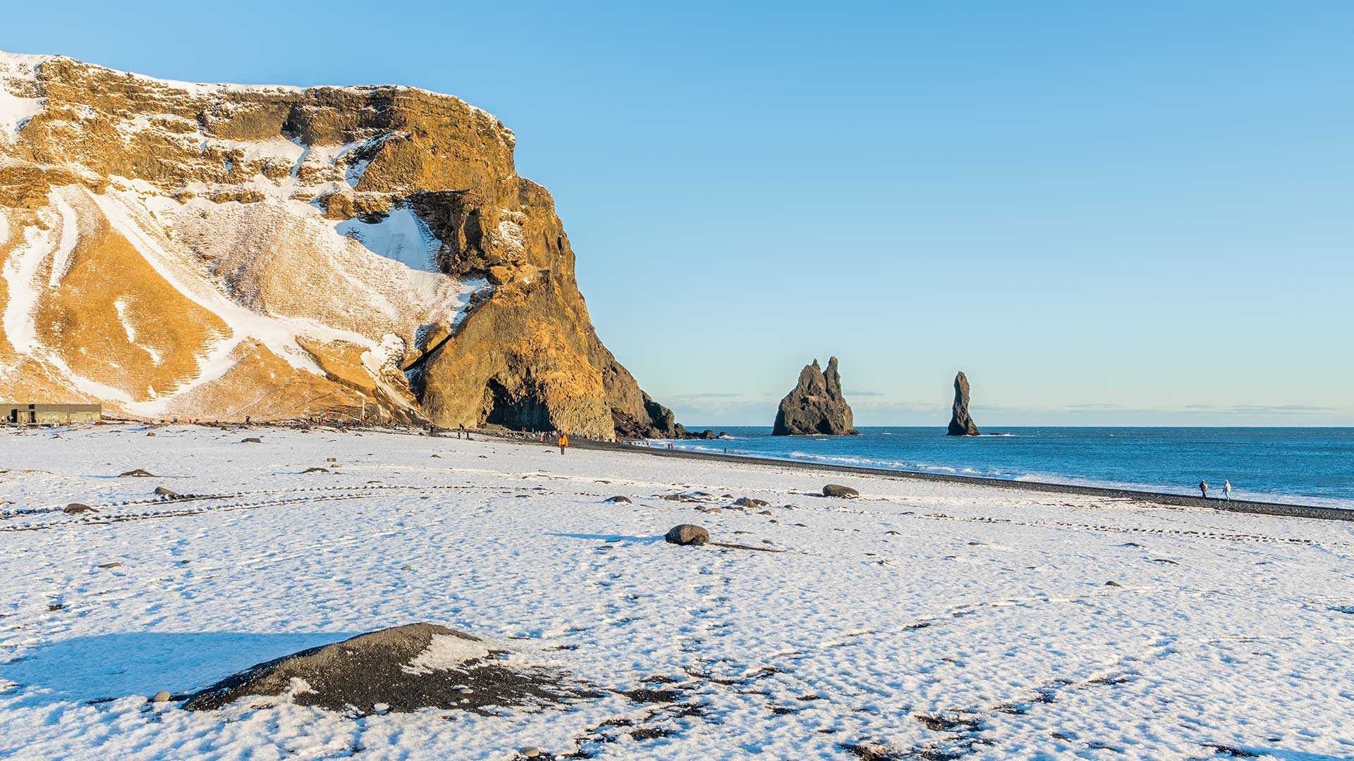 Reynisfjara Beach with Reynisdrangar sea stacks Iceland winter?400x200;crop