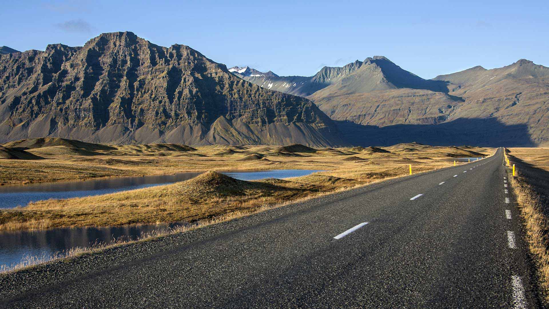 road near hofn in iceland