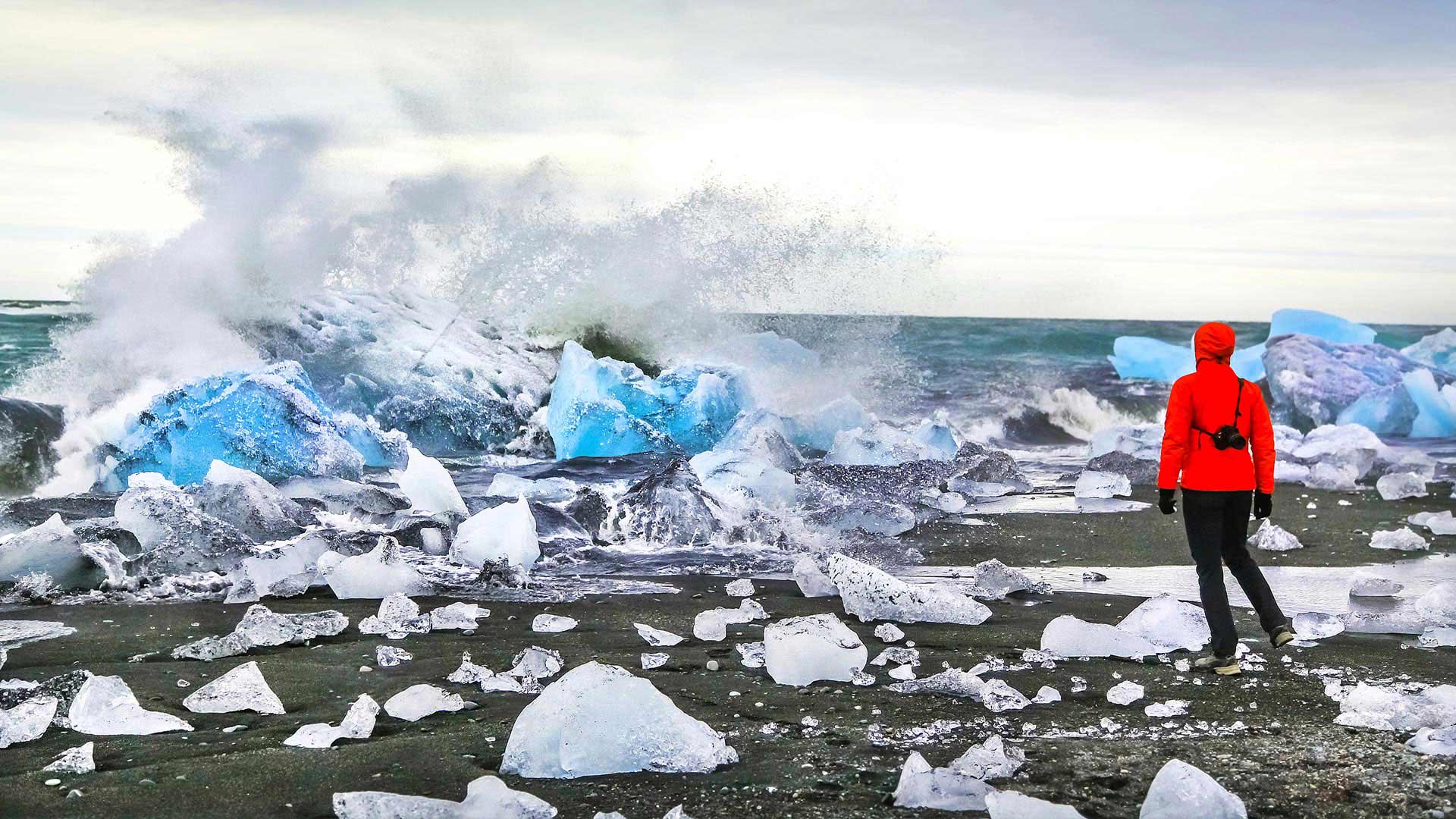 jokulsarlon glacier lagoon with icebergs