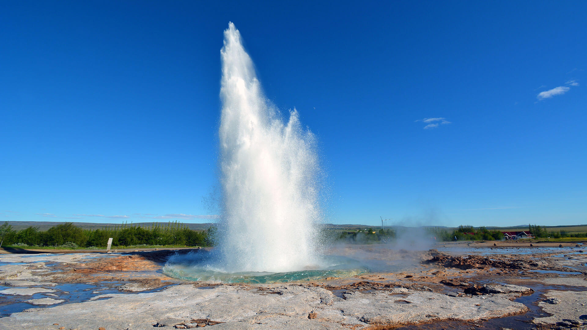 Strokkur geysir - Iceland travel