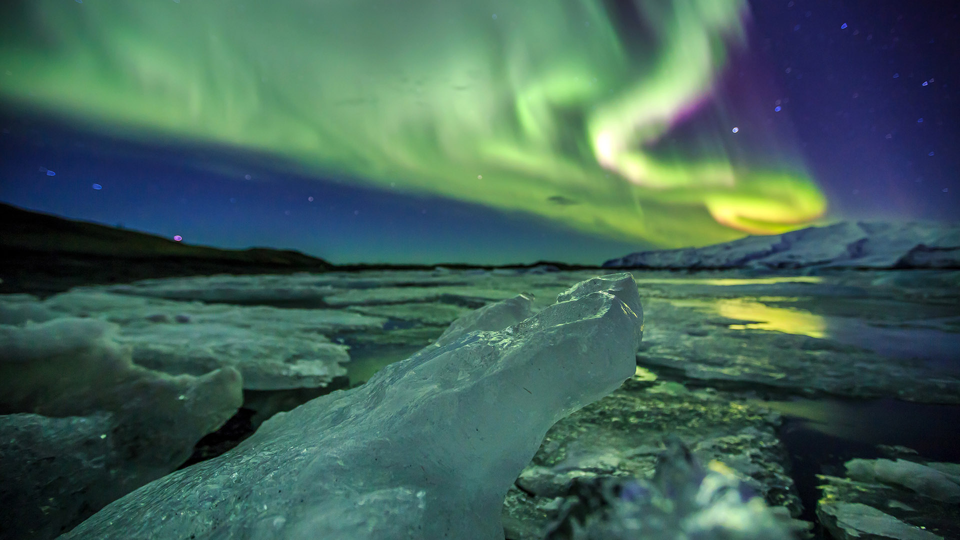 Northern lights over Jokulsarlón