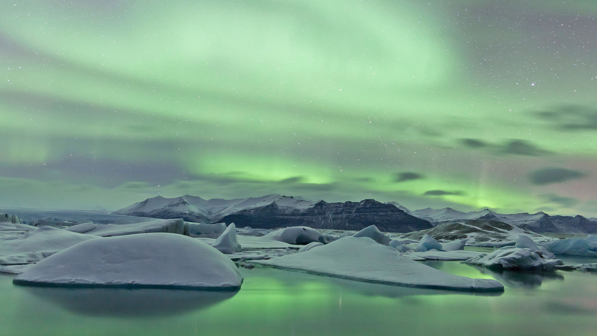 Aurora borealis over Jokulsarlon Glacier Lagoon