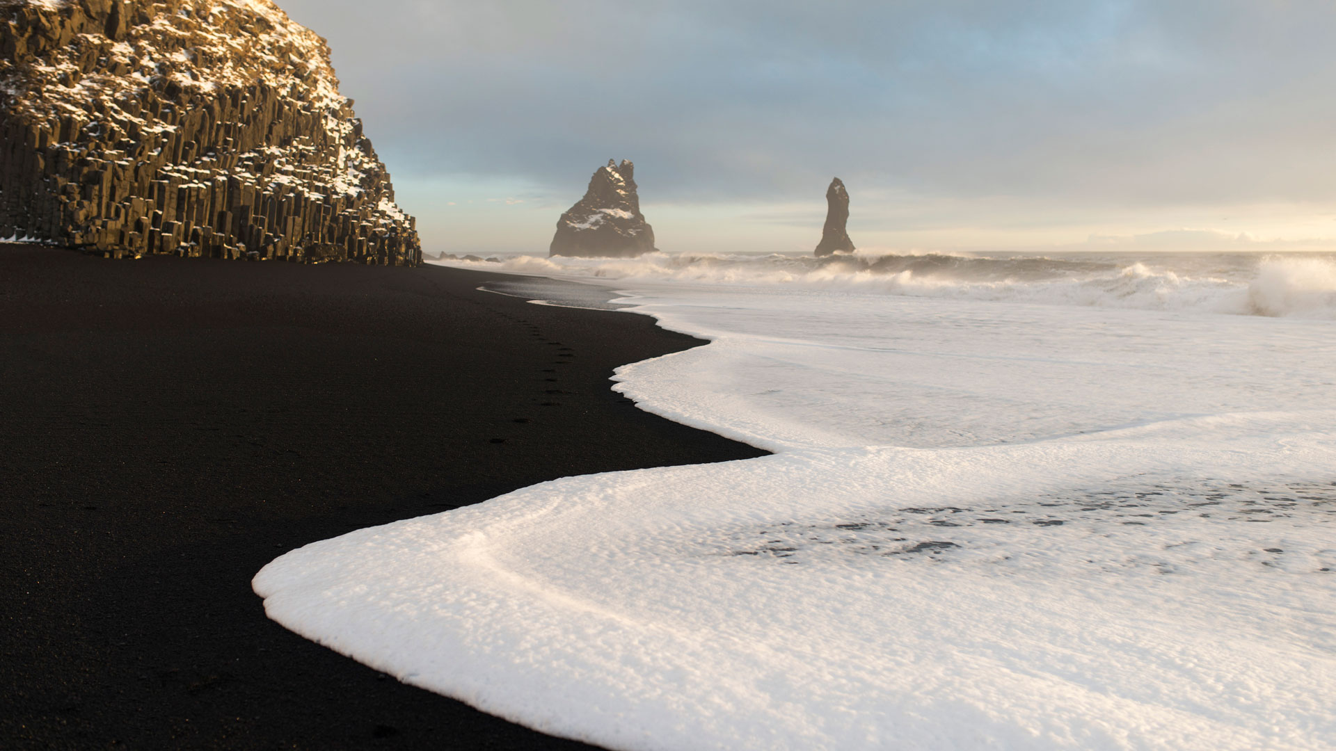 Reynisfjara and Reynisdrangar - Iceland travel