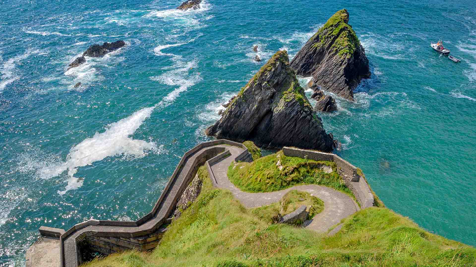 road down to dunquin harbour