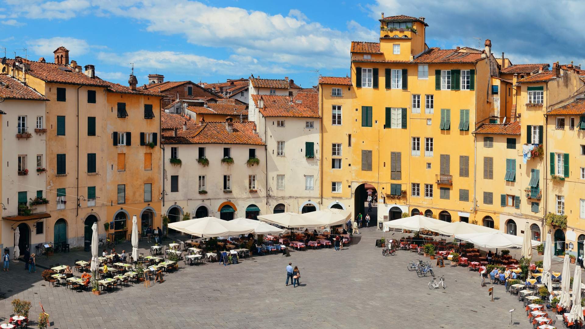 Piazza dell'Anfiteatro, Lucca, Tuscany, Italy