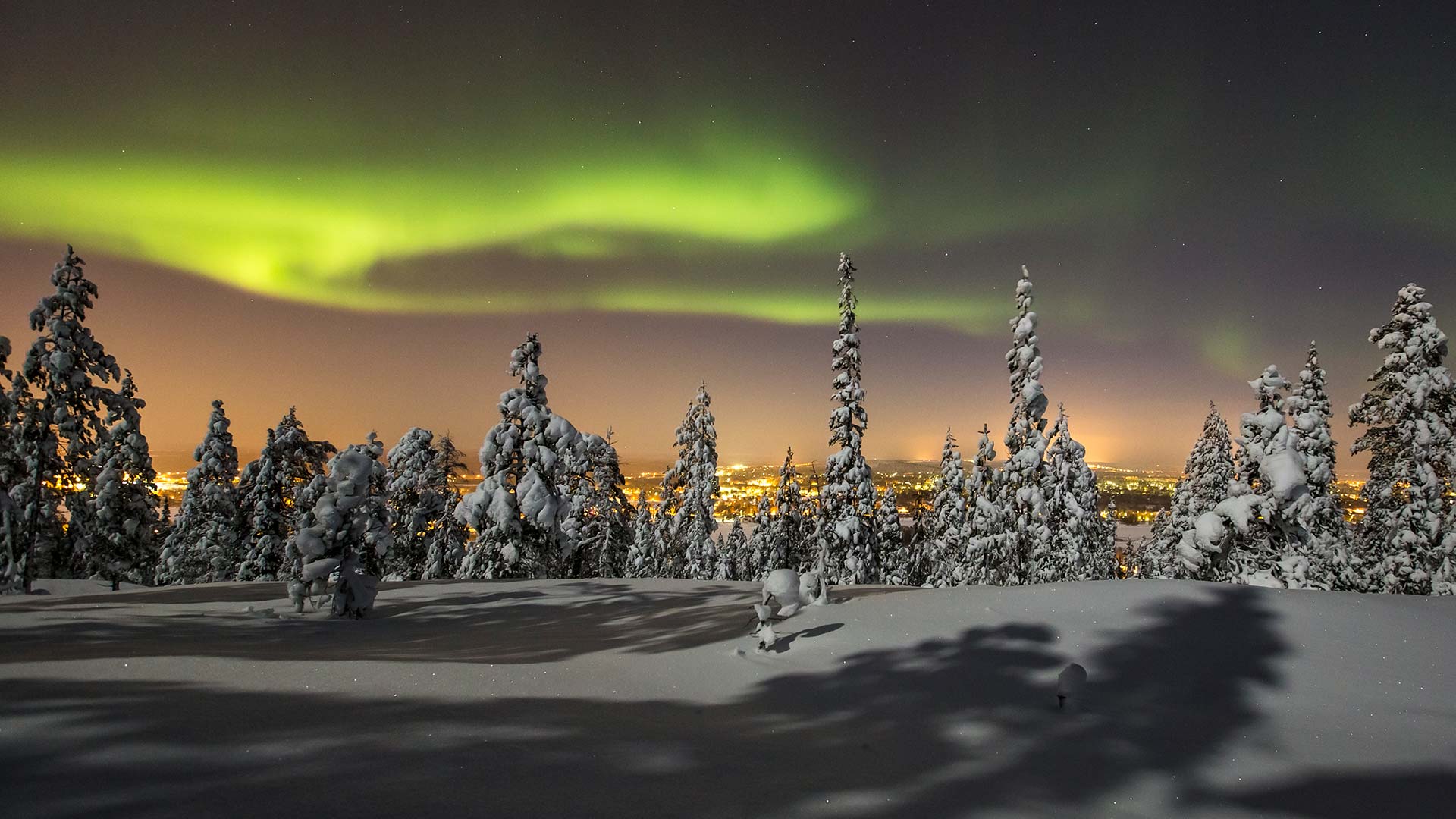 Northern Lights over Rovaniemi - ©Visitrovaniemi.fi