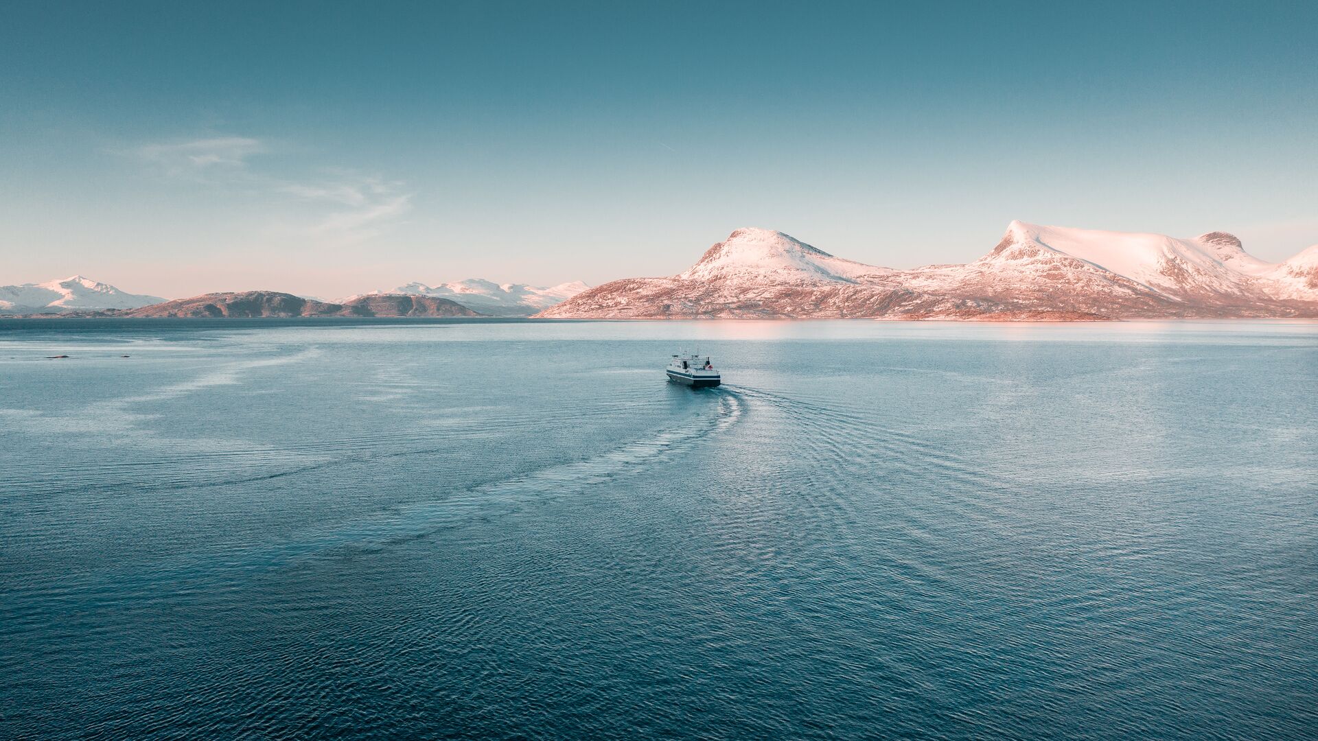 Scandinavian & Nordic Cruise Tours 2022/2023/2024 Nordic Visitor