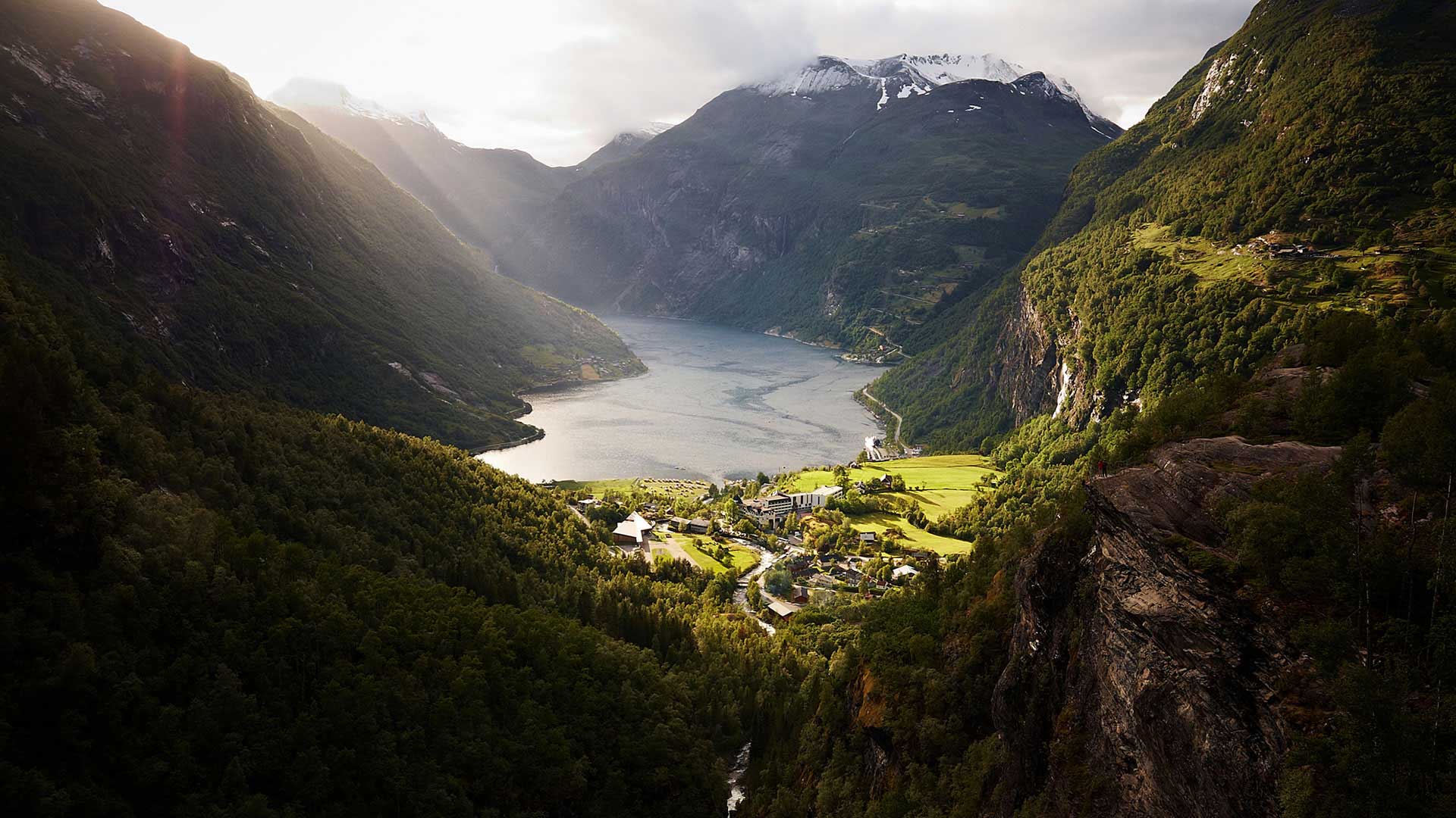 Urnes, Sognefjord, Norway бесплатно