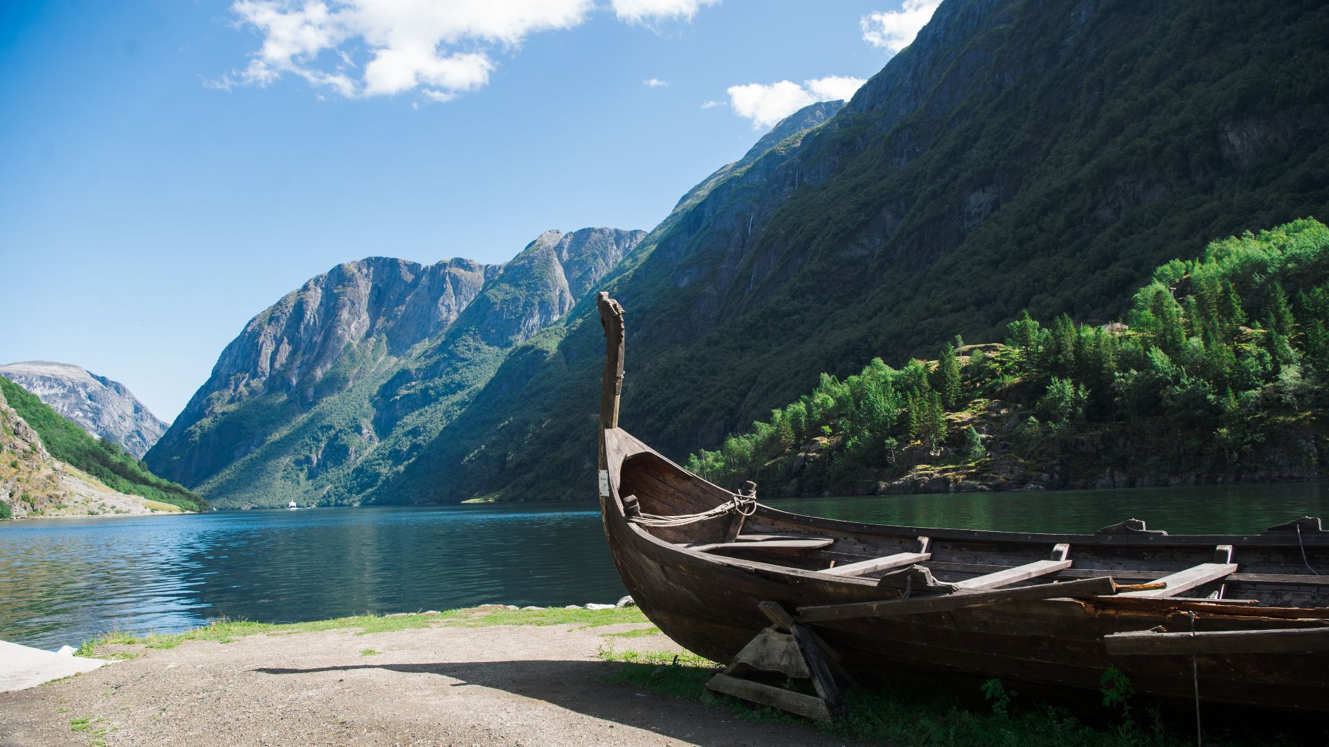 Viking boat in Gudvangen - Best Norway Cruises