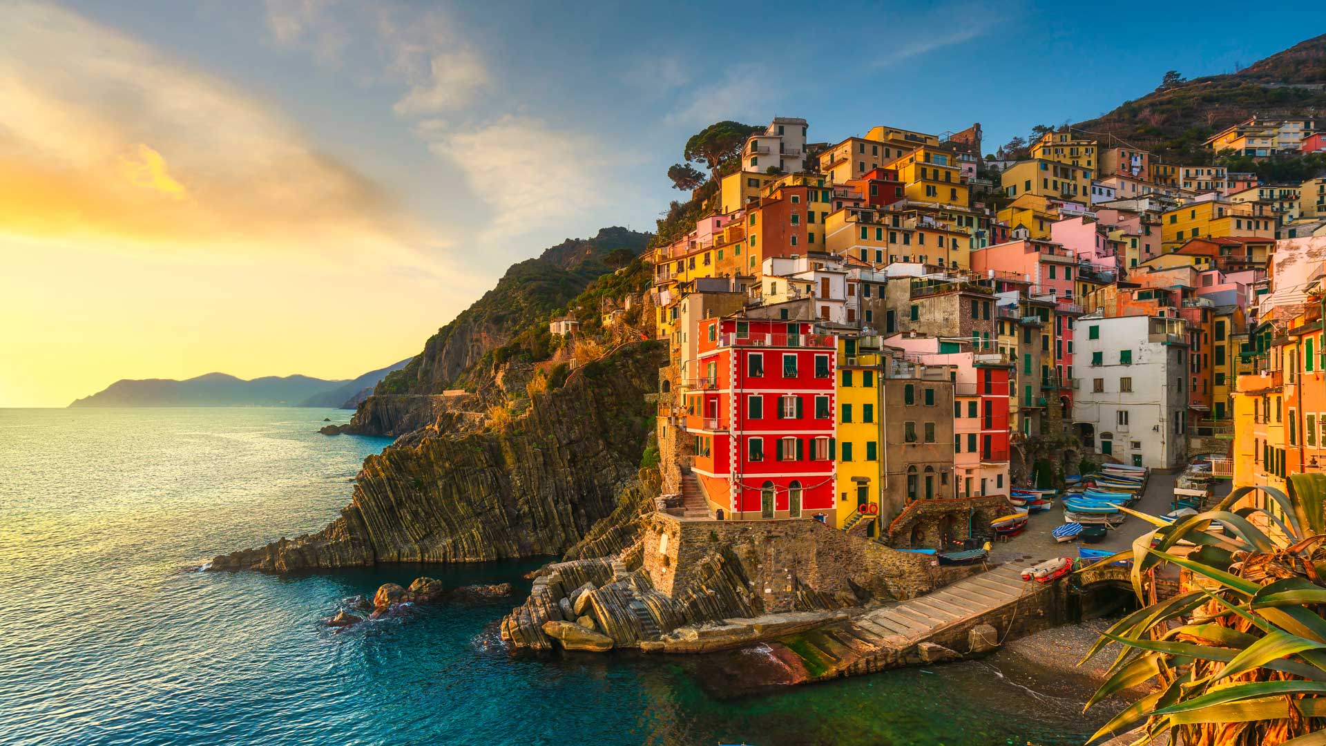 riomaggiore cinque terre liguria italy