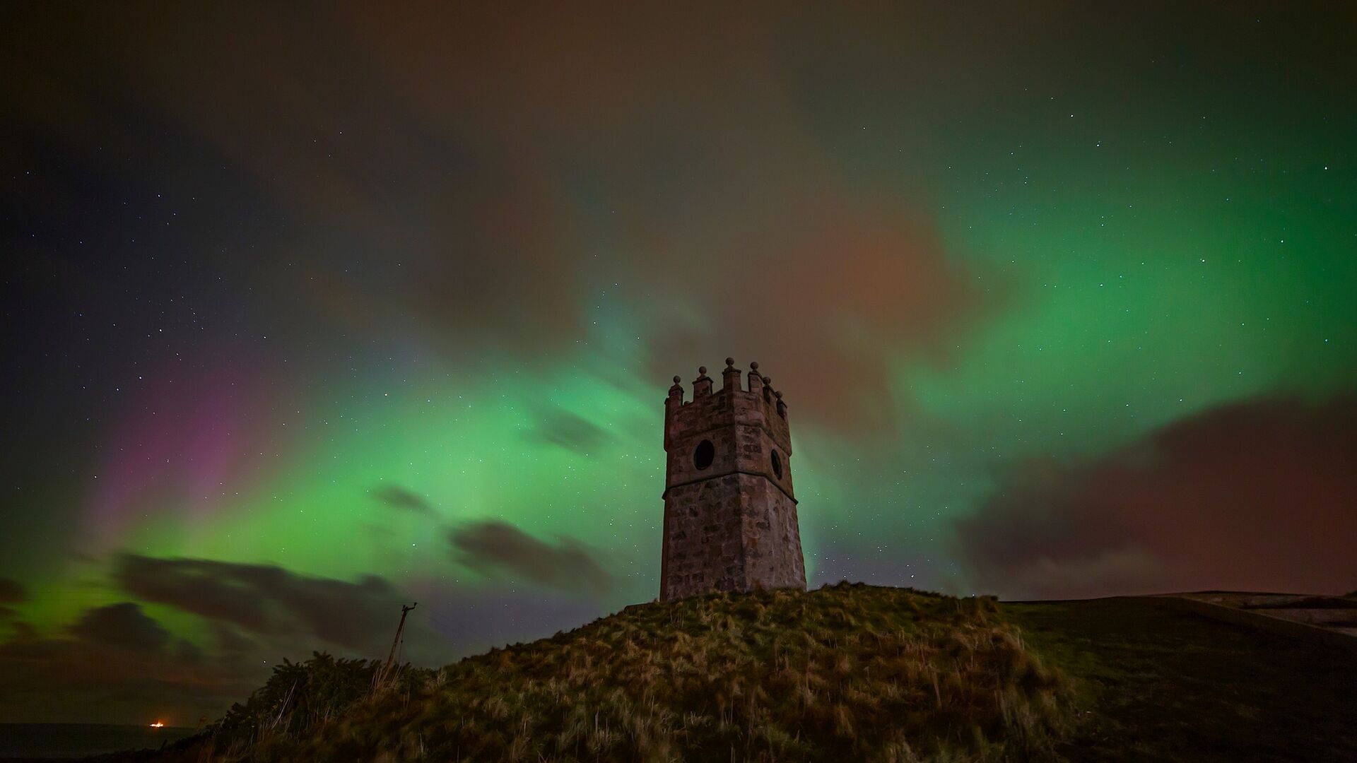 Northern lights at Mounthooley Dovecot, ©Fiona McRae - Discover Fraserburgh - VisitScotland