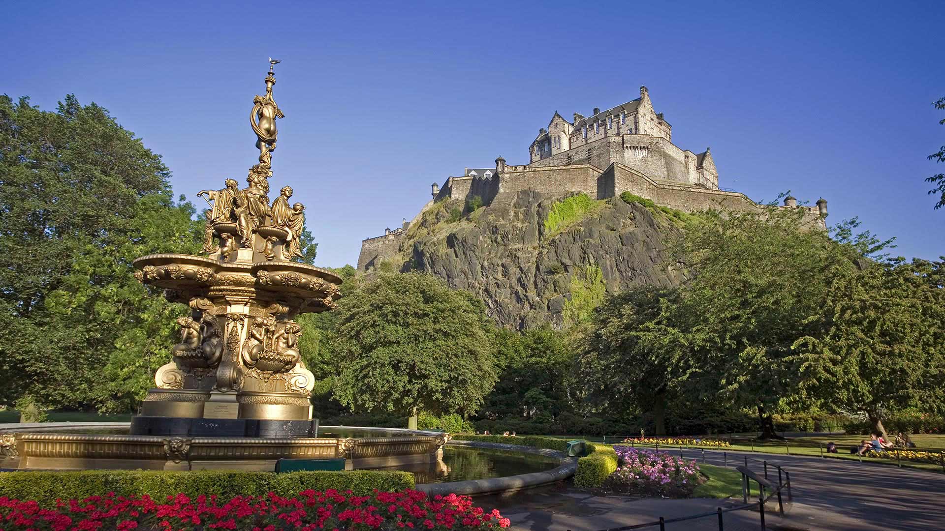 Princes Street Gardens in Edinburgh ©Paul Tomkins - VisitScotland