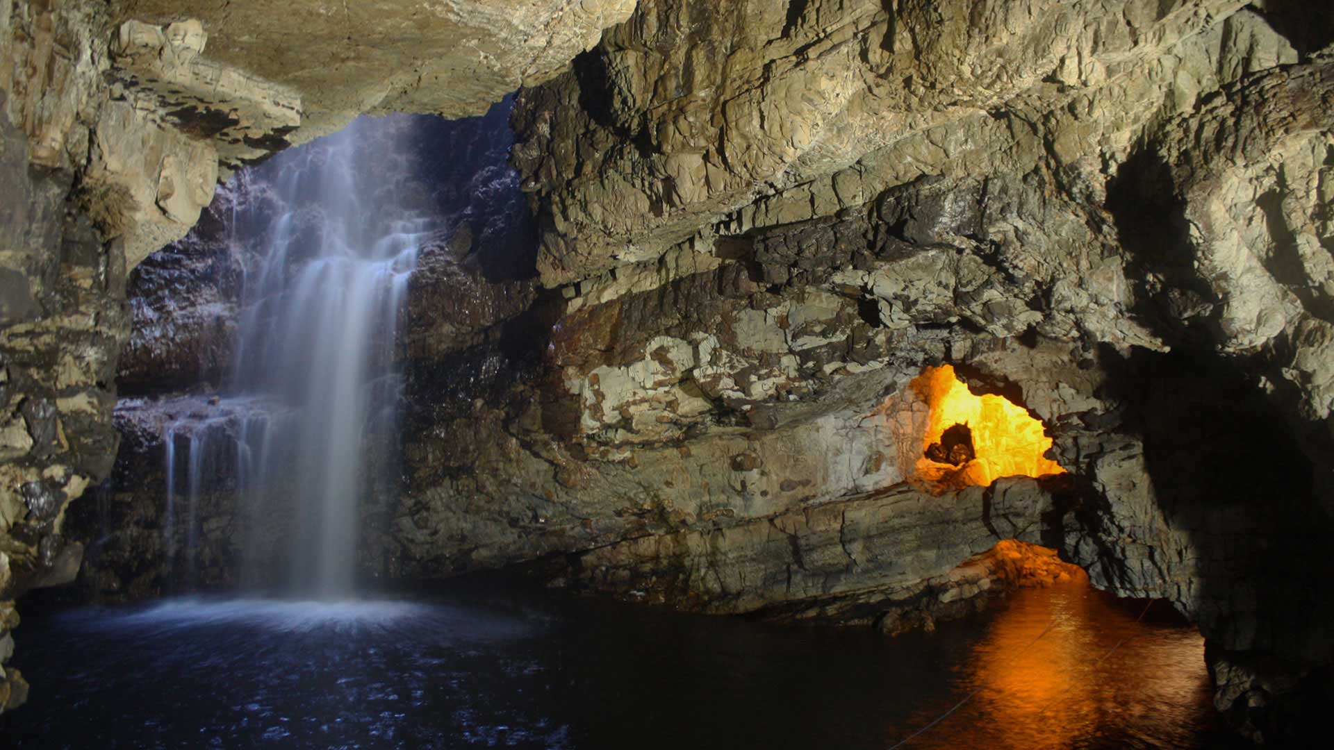 inside of smoo cave