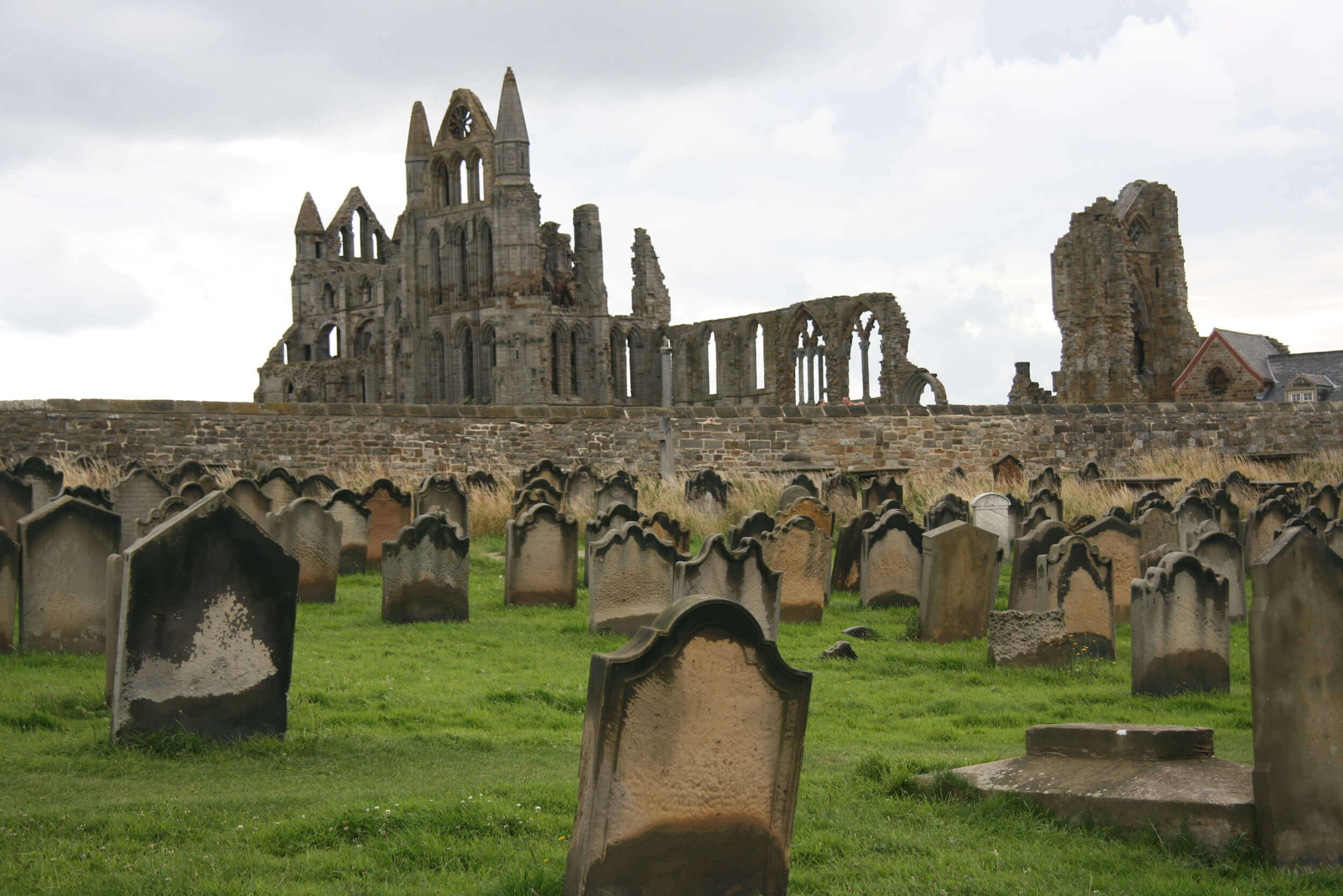Graveyard at Whitby Abbey, Yorkshire area, England - creditakelamaugli