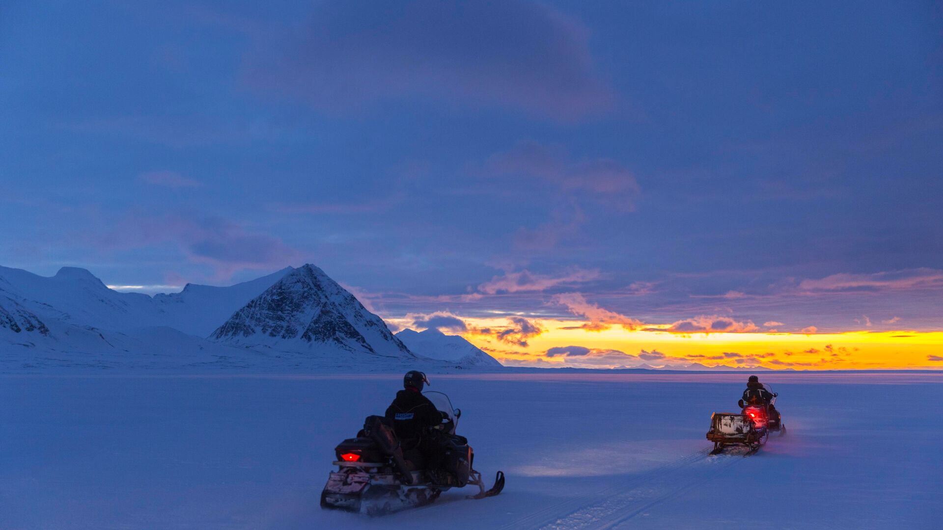 svalbard tours october