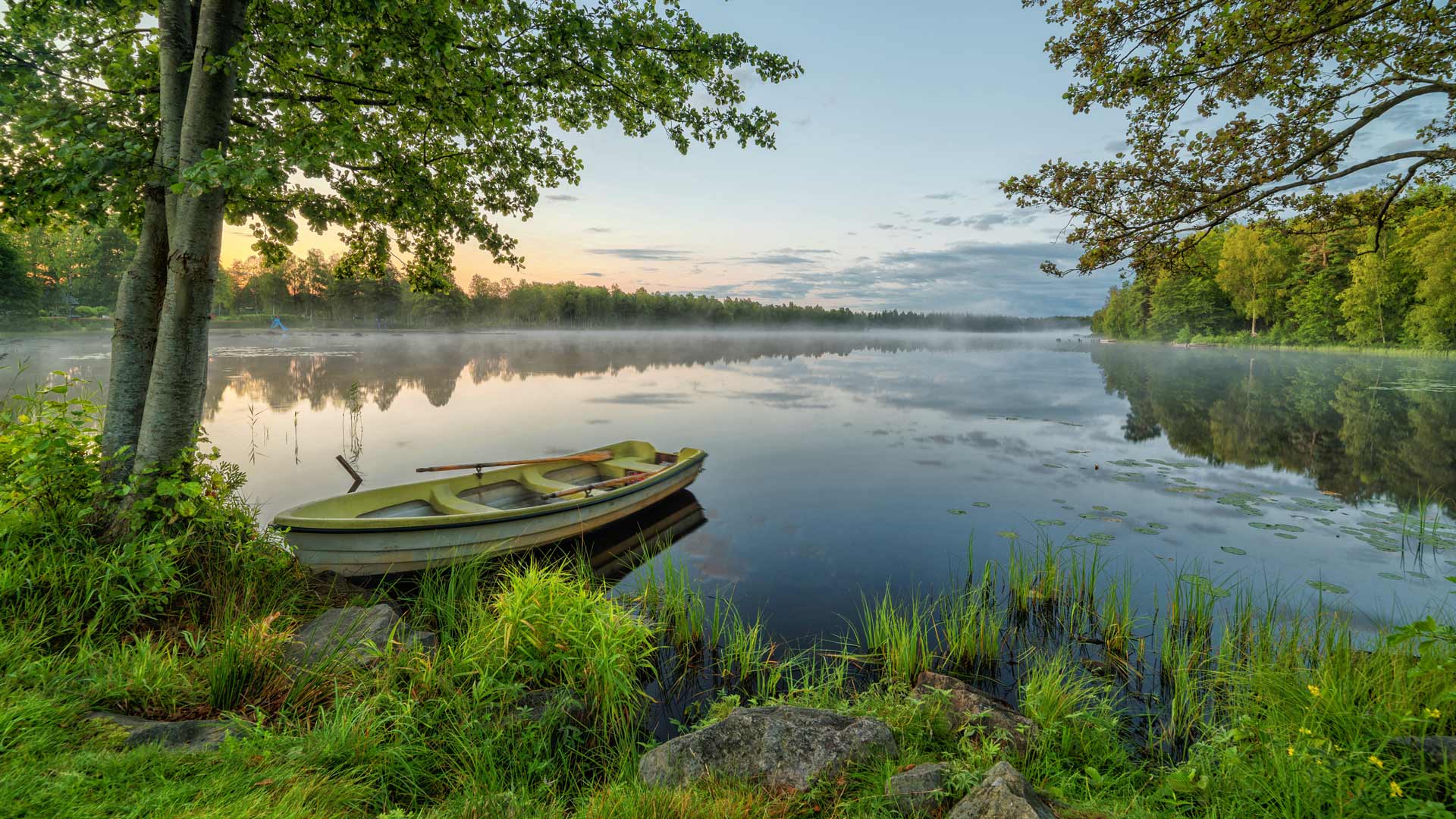 swedish summer lake landscape?400x200;crop